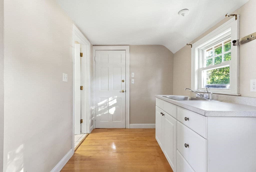 Single Family Residence at 929 S Franklin St., Holbrook MA 02343, photo 14 of 20