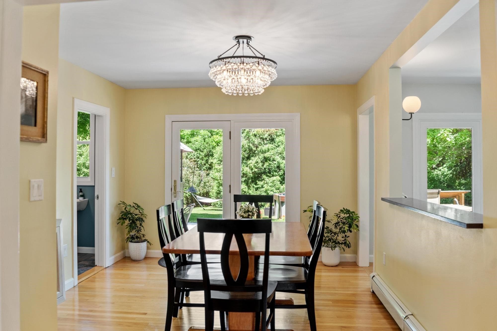Single Family Residence at 27 Oak Ave, Lunenburg MA 01462, photo 6 of 42