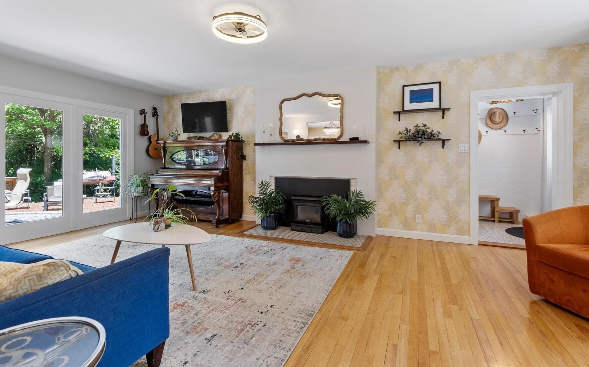 Single Family Residence at 27 Oak Ave, Lunenburg MA 01462, photo 13 of 42
