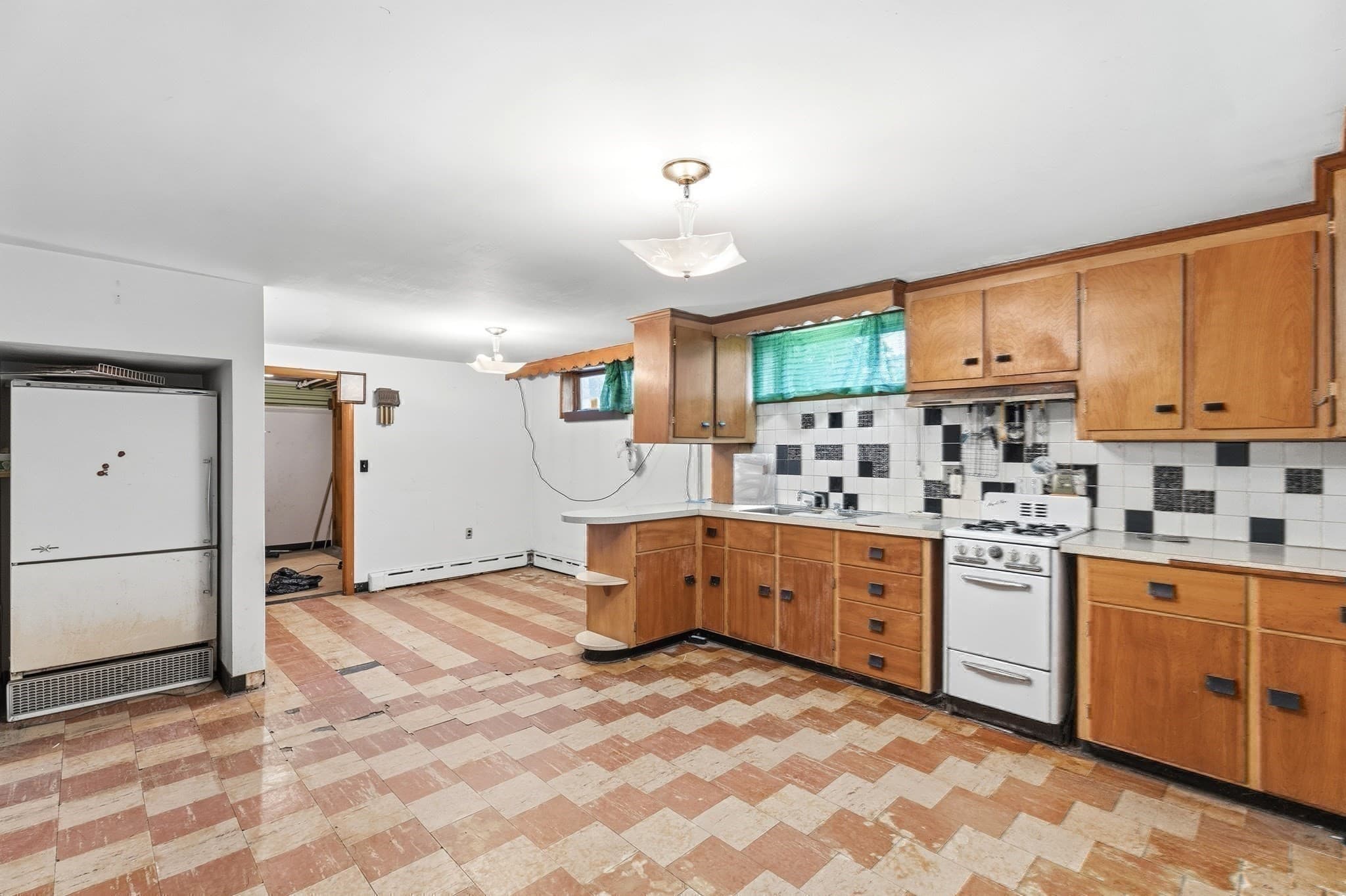 Single Family Residence at 14 Coolidge St, Everett MA 02149, photo 28 of 40