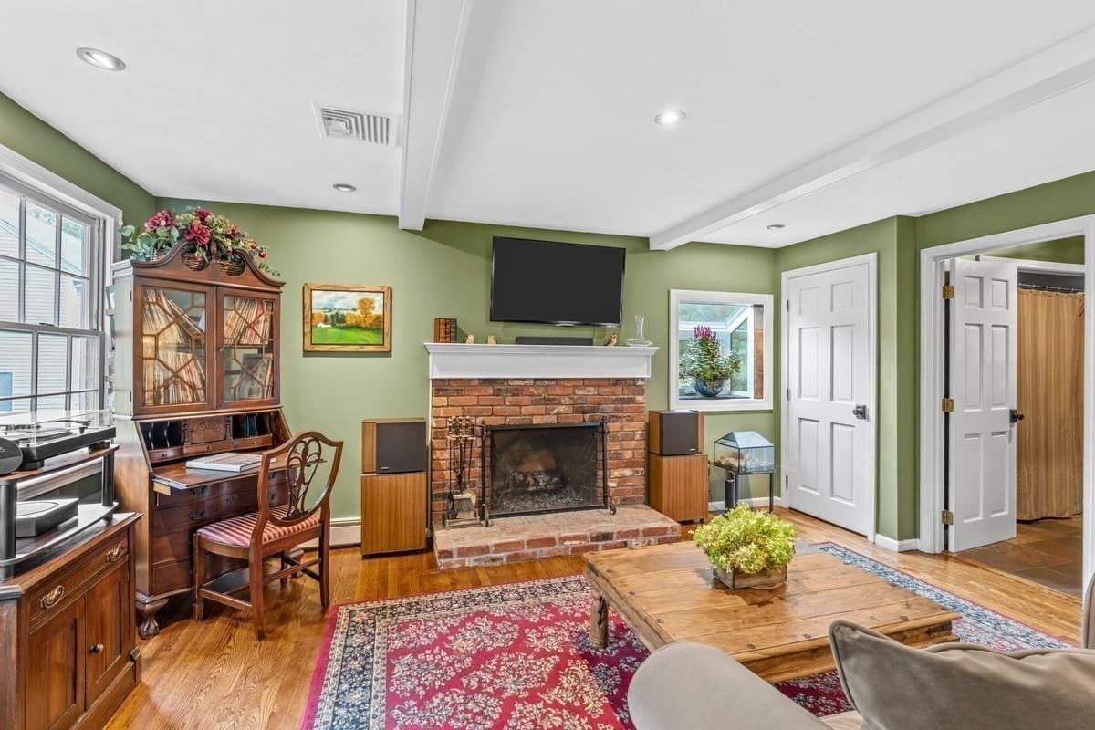 Single Family Residence at 210 Hobart St, Hingham MA 02043, photo 5 of 38
