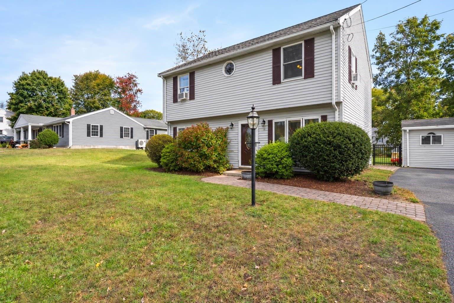 Single Family Residence at 20 Jeffrey Rd, Billerica MA 01821, photo 2 of 18