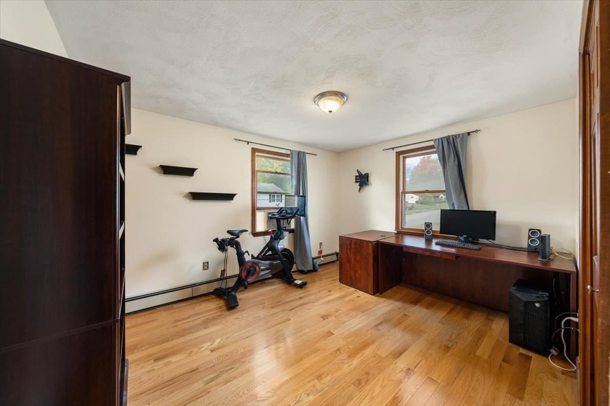 Single Family Residence at 20 Jeffrey Rd, Billerica MA 01821, photo 13 of 18