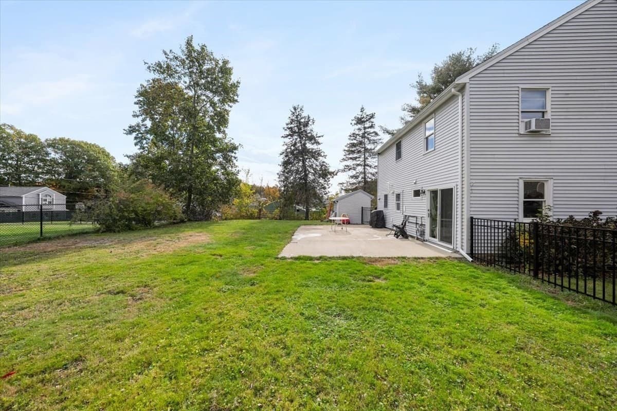 Single Family Residence at 20 Jeffrey Rd, Billerica MA 01821, photo 17 of 18