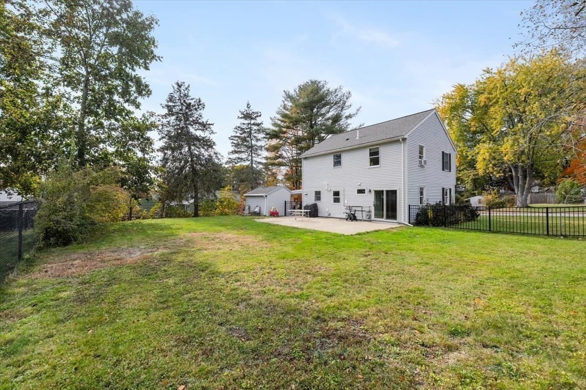 Single Family Residence at 20 Jeffrey Rd, Billerica MA 01821, photo 16 of 18