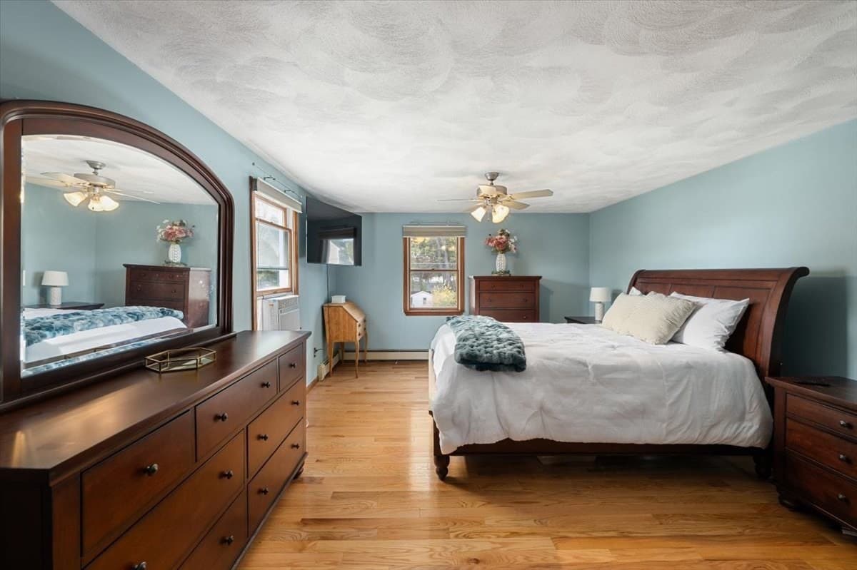 Single Family Residence at 20 Jeffrey Rd, Billerica MA 01821, photo 11 of 18