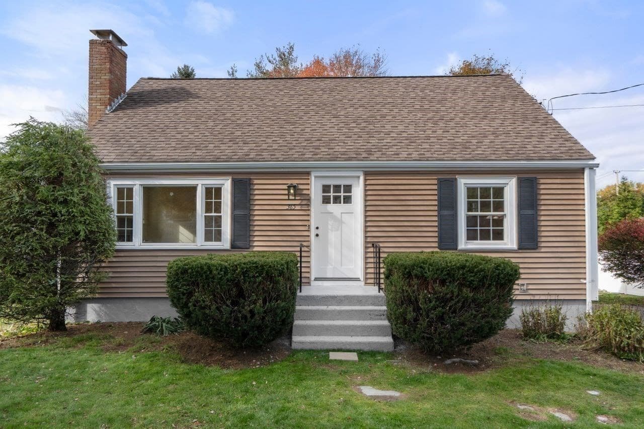 Single Family Residence at 365 Lexington St, Woburn MA 01801, photo 23 of 28