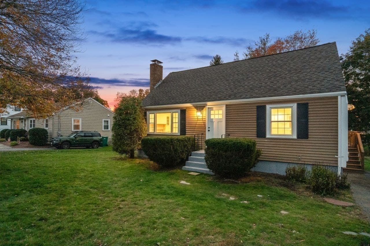 Single Family Residence at 365 Lexington St, Woburn MA 01801, photo 27 of 28