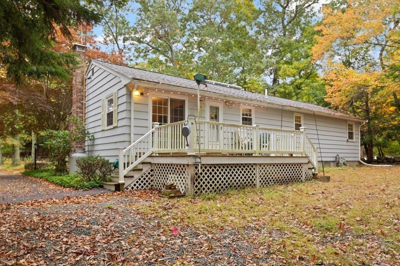 Single Family Residence at 326 Highland St, Stoughton MA 02072, photo 2 of 35