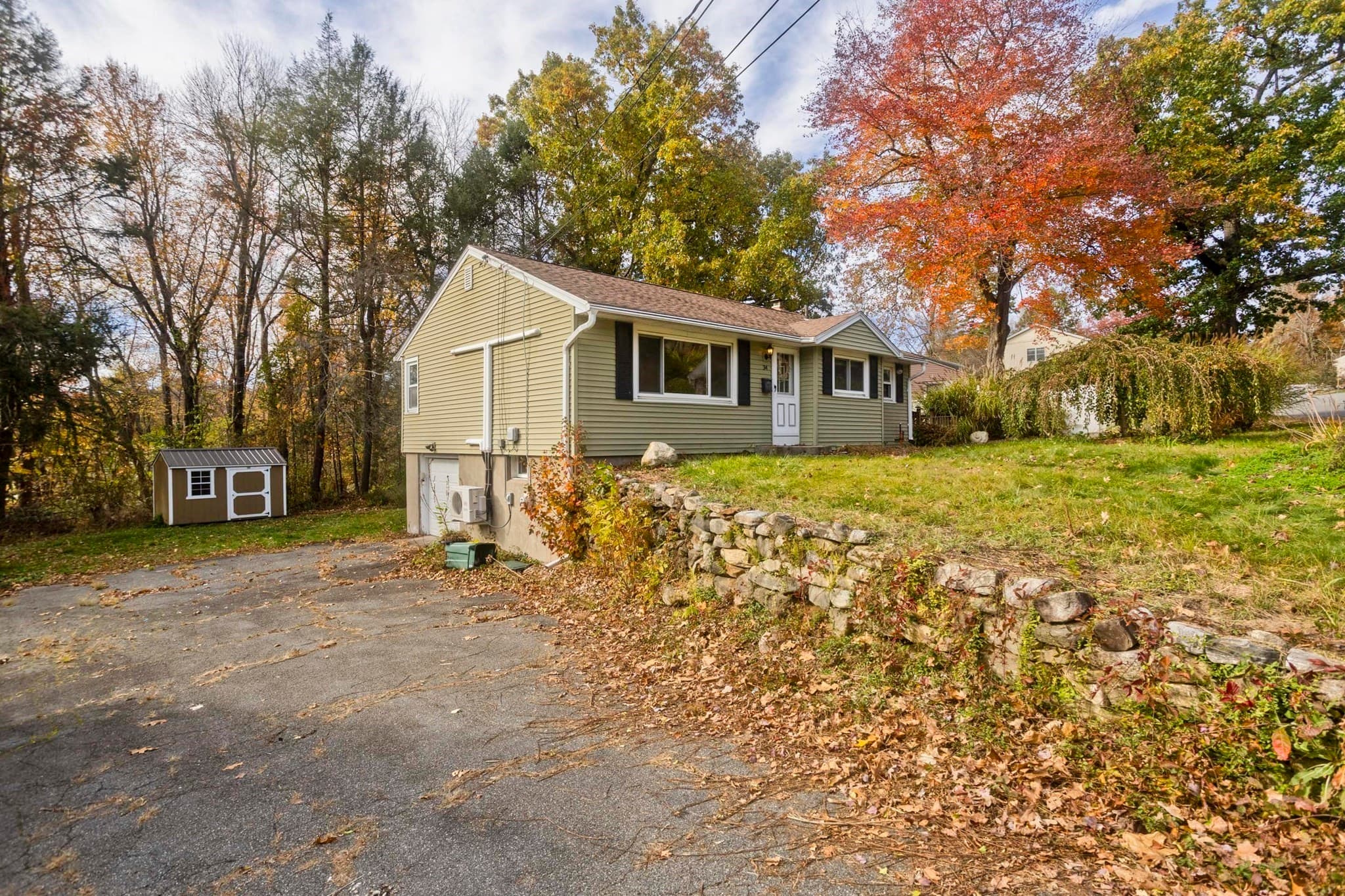 Single Family Residence at 34 Geraldine St, Palmer MA 01069, photo 2 of 38