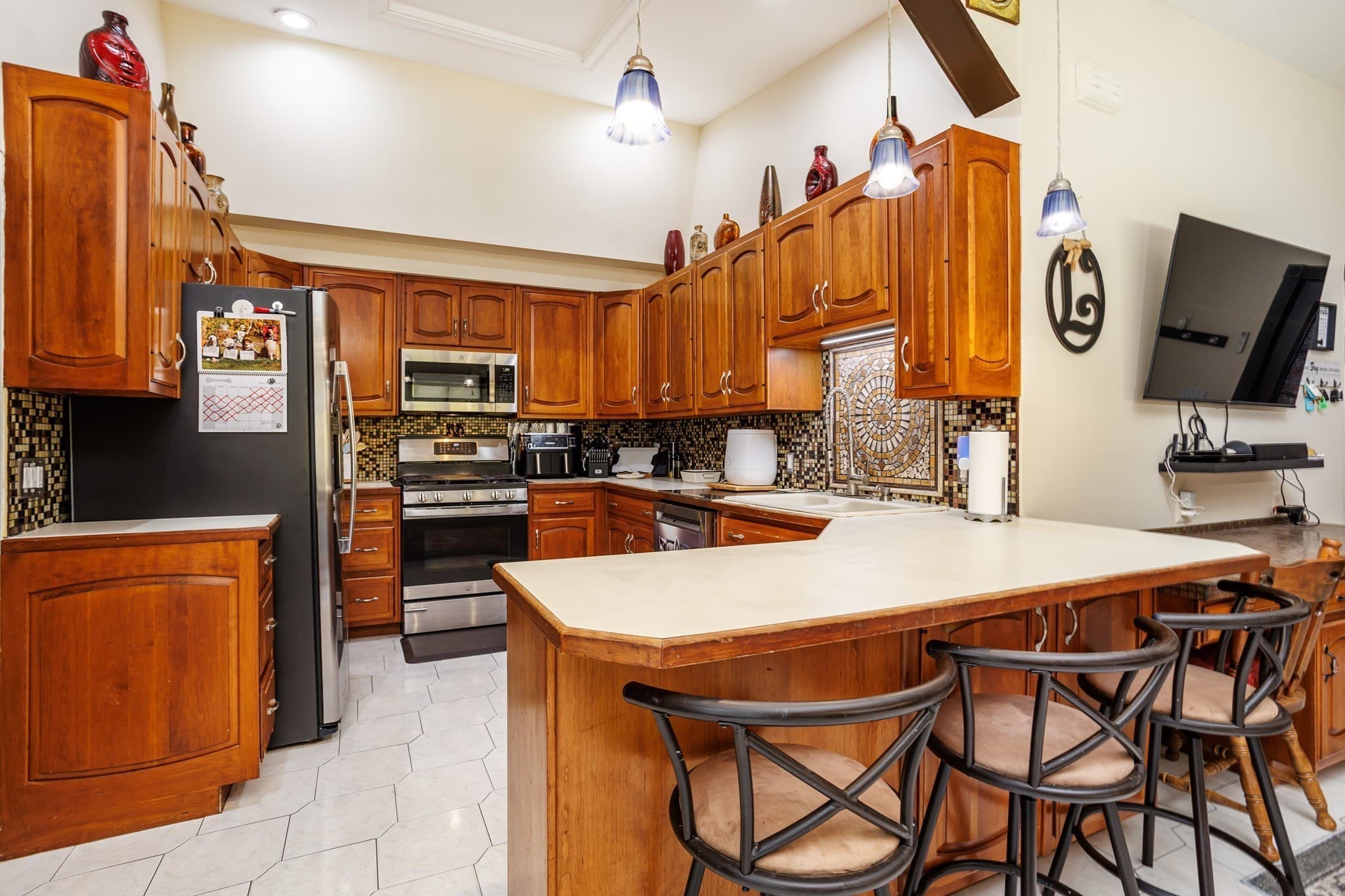 Single Family Residence at 41 Bainbridge Street, Leominster MA 01453, photo 14 of 42