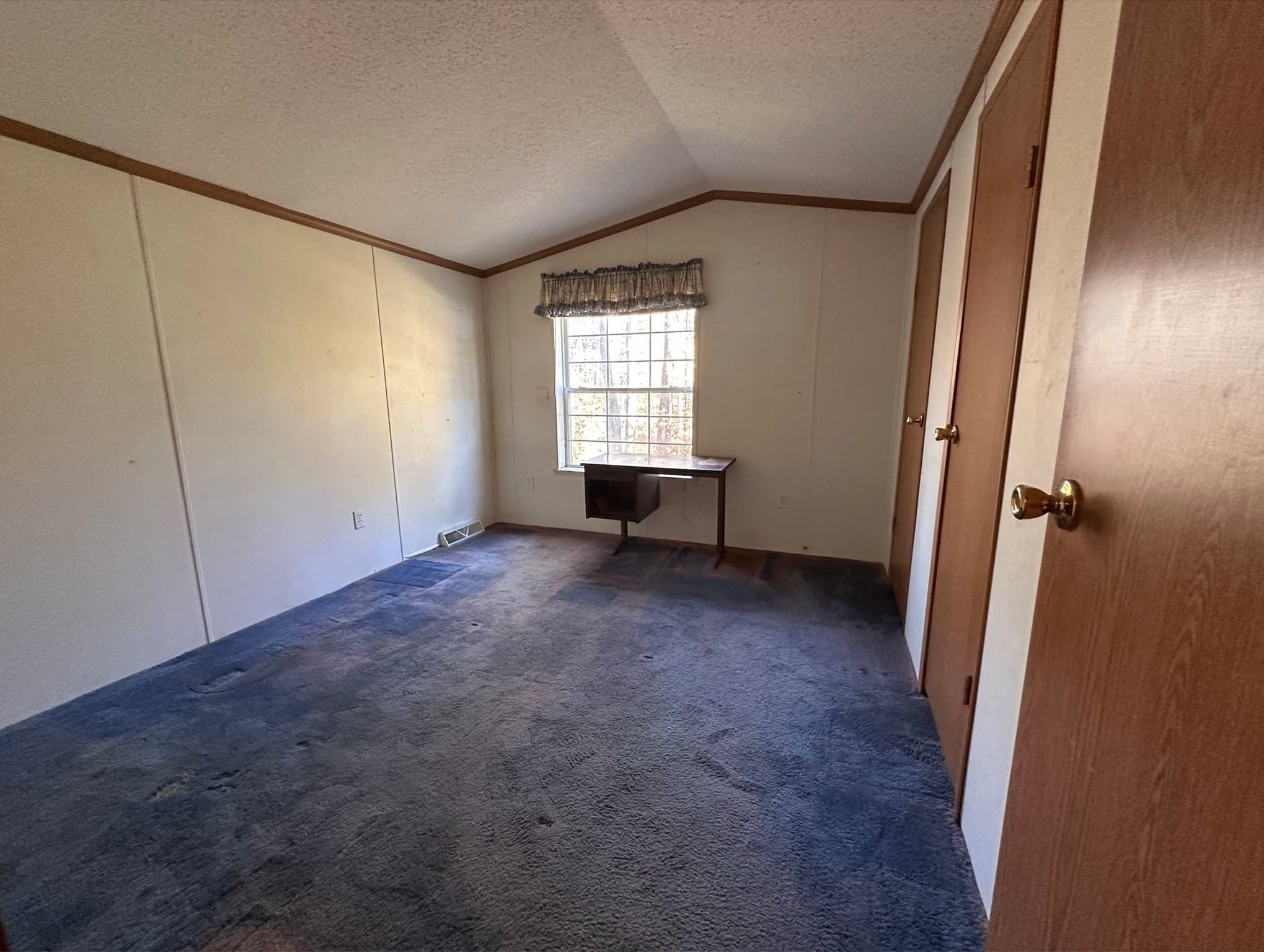 Mobile Home at 78 Whitney St, Gardner MA 01440, photo 7 of 15