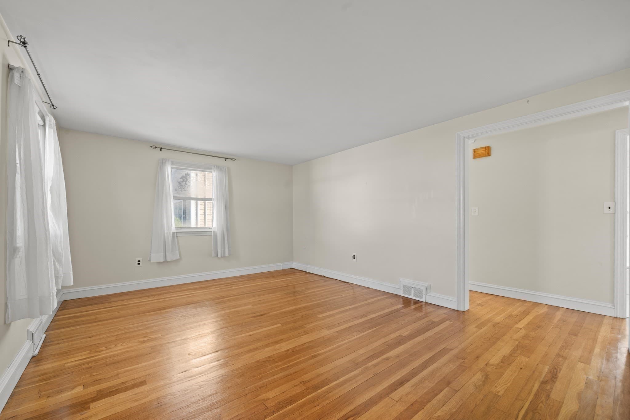 Single Family Residence at 74 Bowdoin Ave, Waltham MA 02451, photo 18 of 36