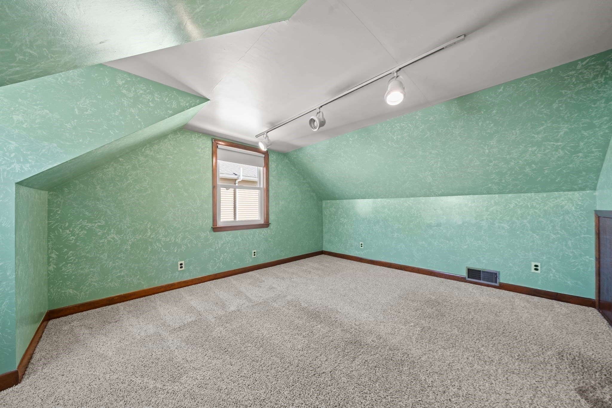 Single Family Residence at 74 Bowdoin Ave, Waltham MA 02451, photo 11 of 36