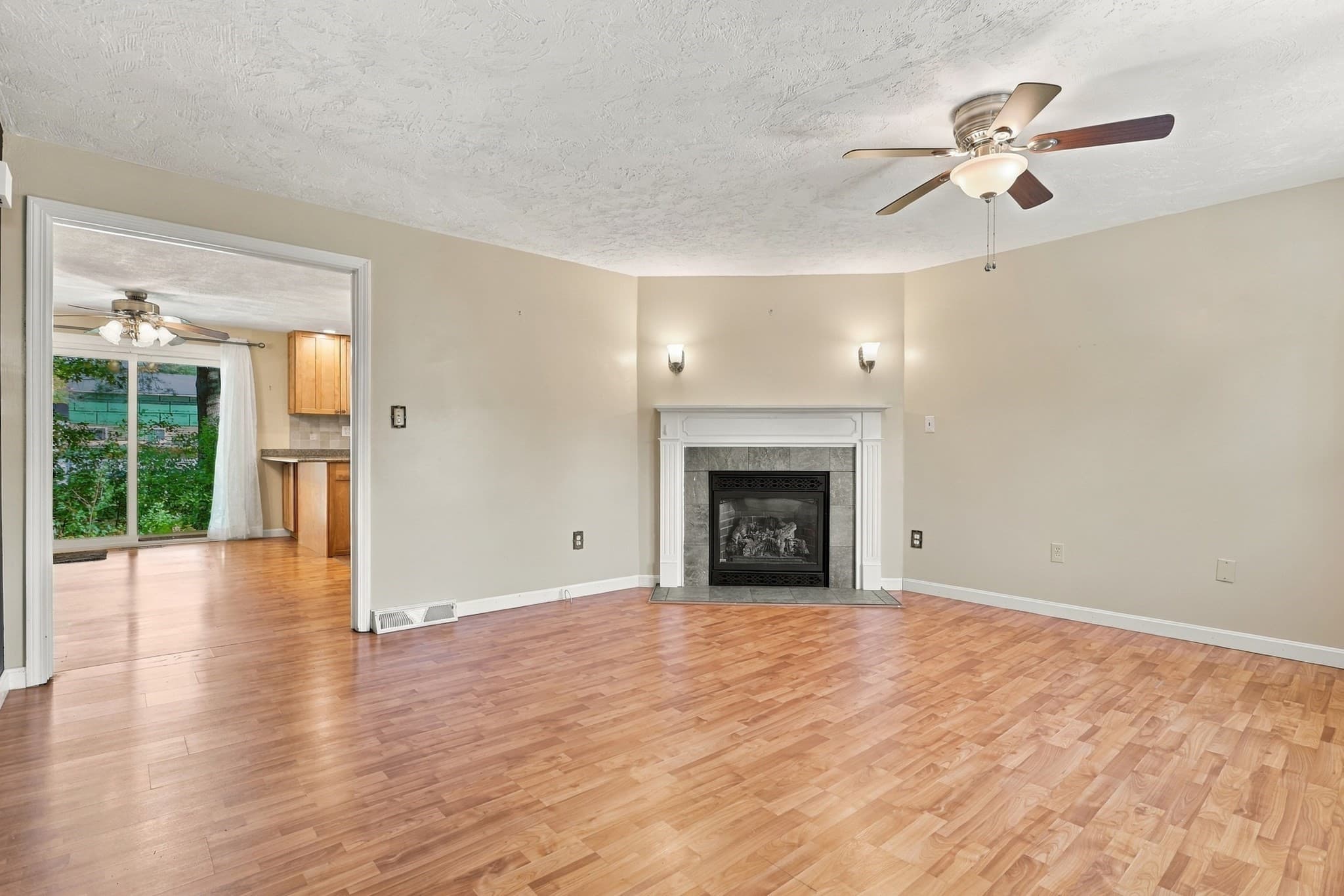 Condominium at 32 Frederick St # 6, Dracut MA 01826, photo 17 of 33