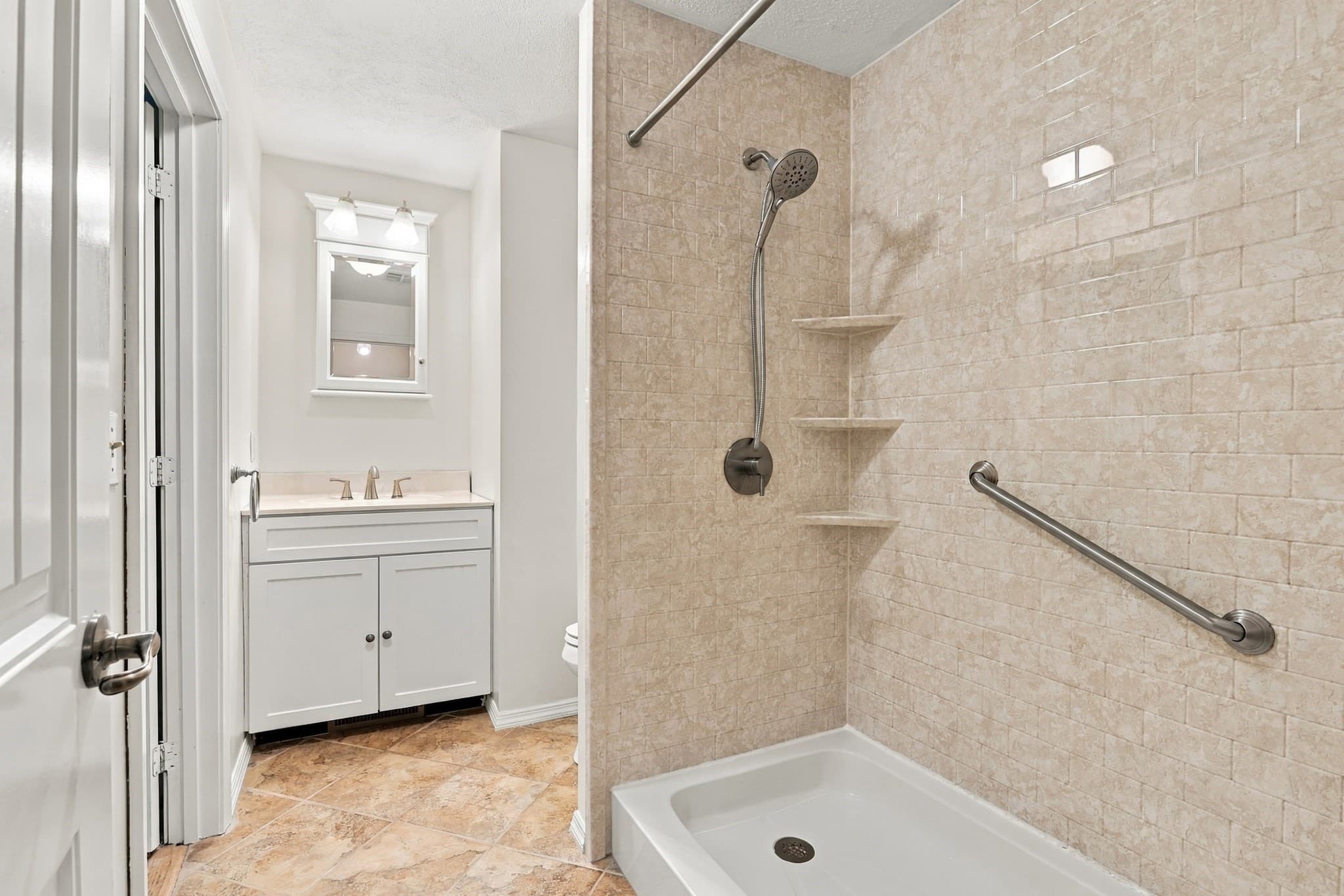 Condominium at 32 Frederick St # 6, Dracut MA 01826, photo 24 of 33