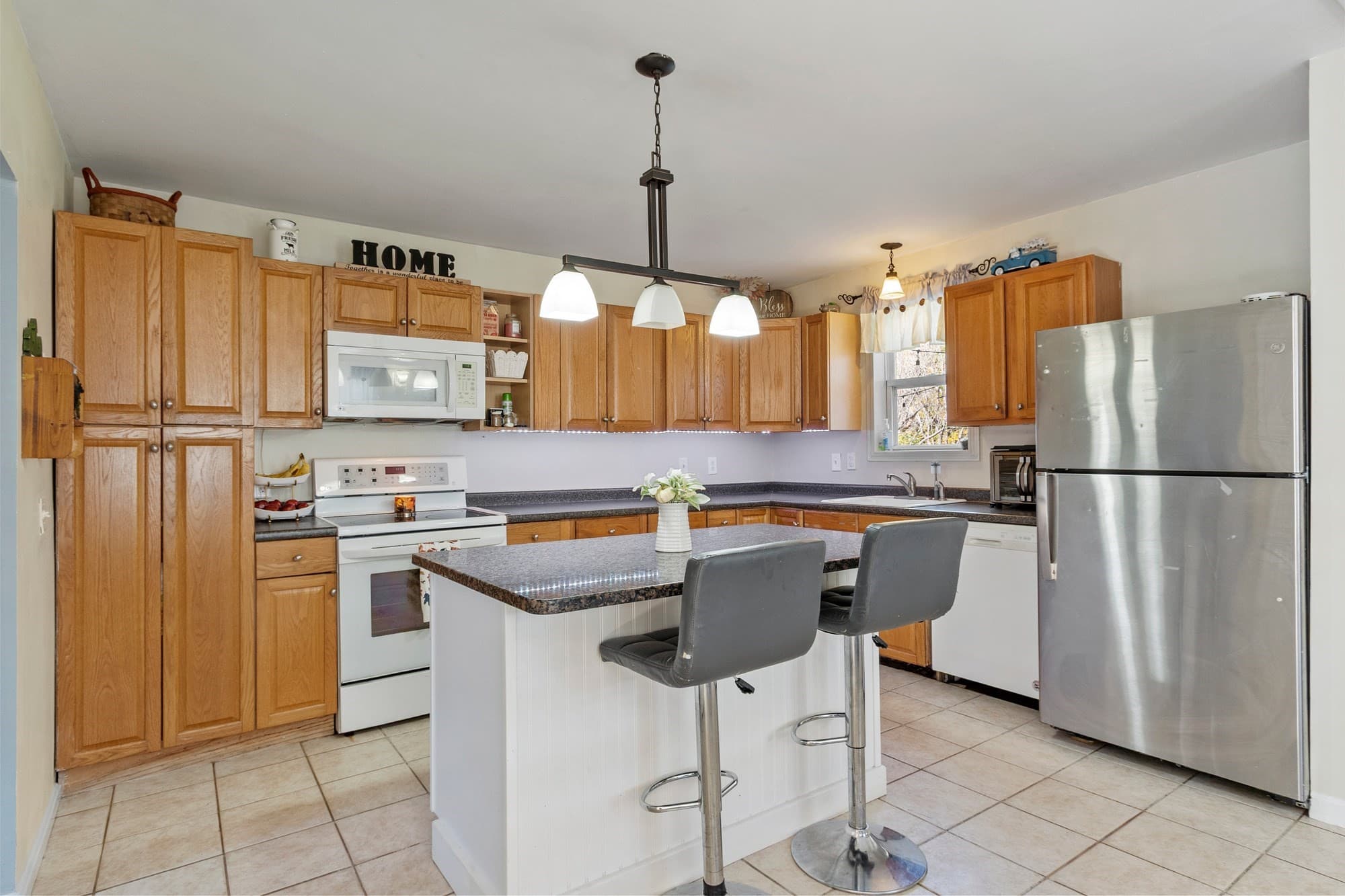 Single Family Residence at 80 Lennon St, Gardner MA 01440, photo 12 of 41