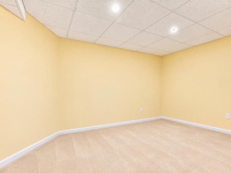 Condominium at 81 Country Squire Rd # 81, Uxbridge MA 01569, photo 32 of 35