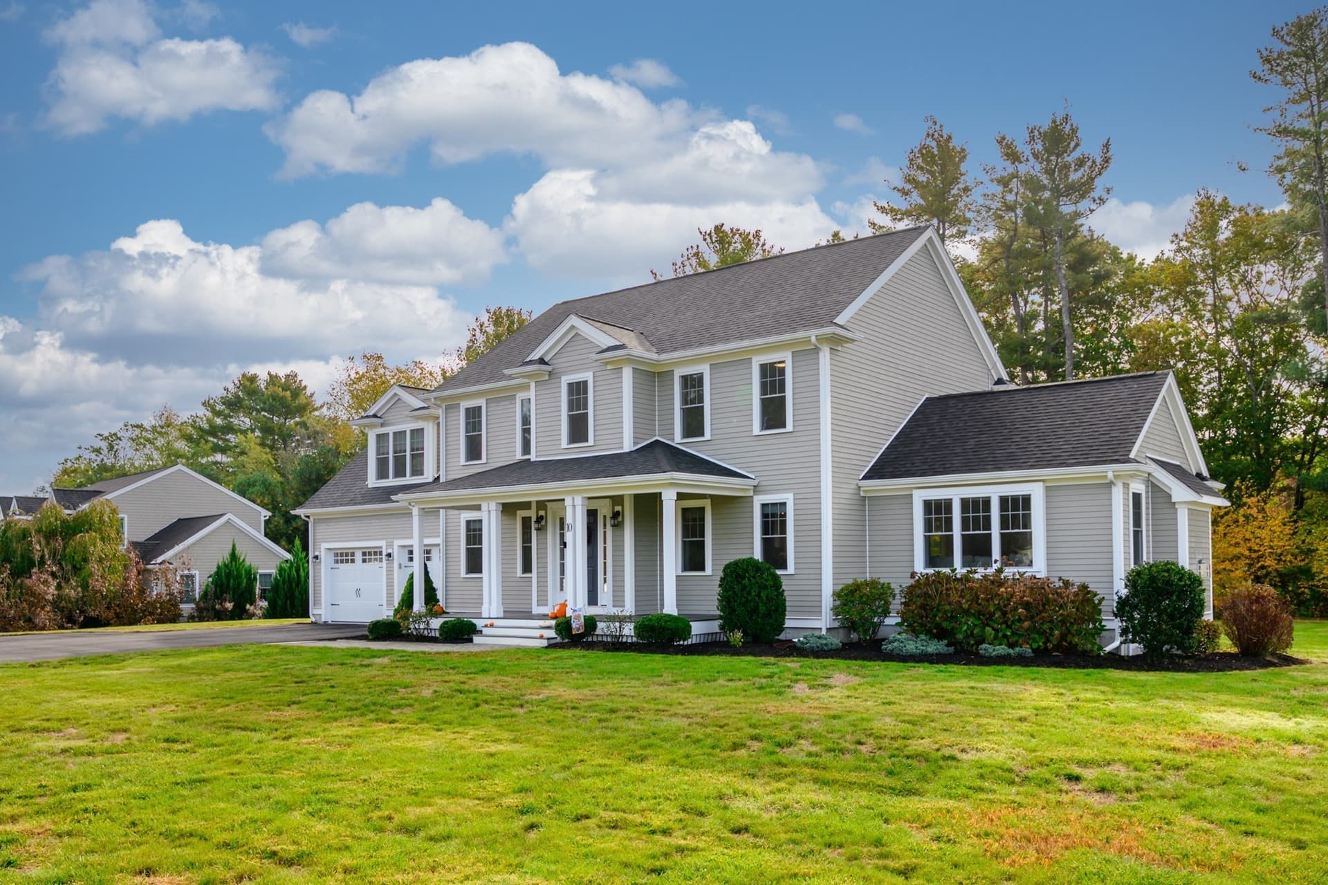 Single Family Residence at 10 Wood Hollow, Hanover MA 02339, photo 2 of 34