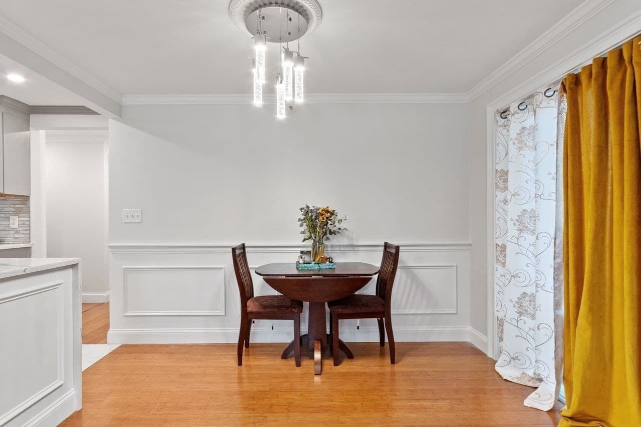 Condominium at 49 Lantern Ln # 8, Dracut MA 01826, photo 4 of 36