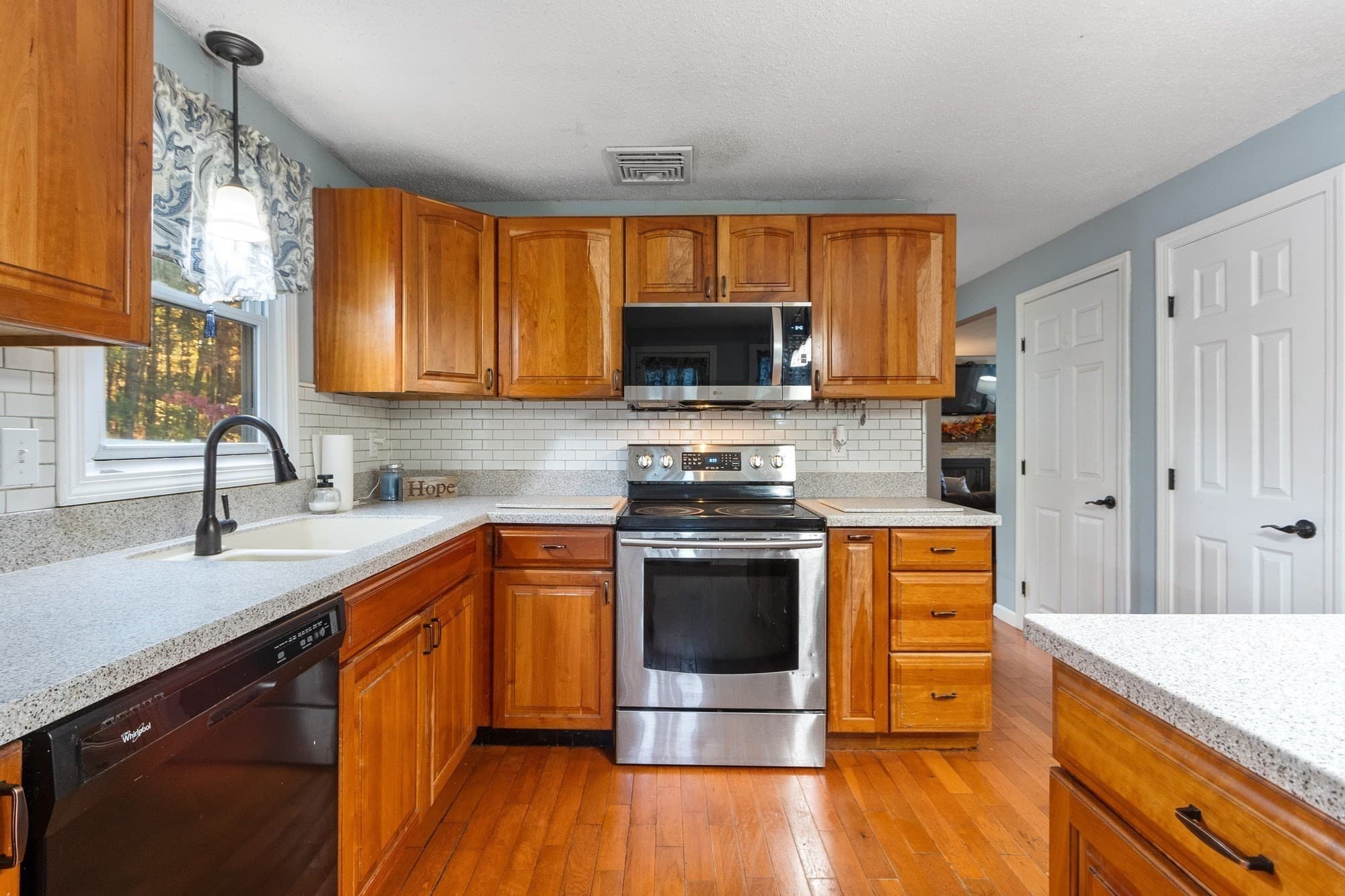 Single Family Residence at 128 Birchcroft Rd, Leominster MA 01453, photo 11 of 37