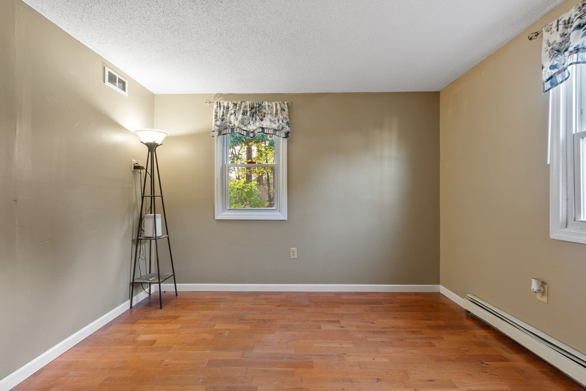 Single Family Residence at 128 Birchcroft Rd, Leominster MA 01453, photo 21 of 37