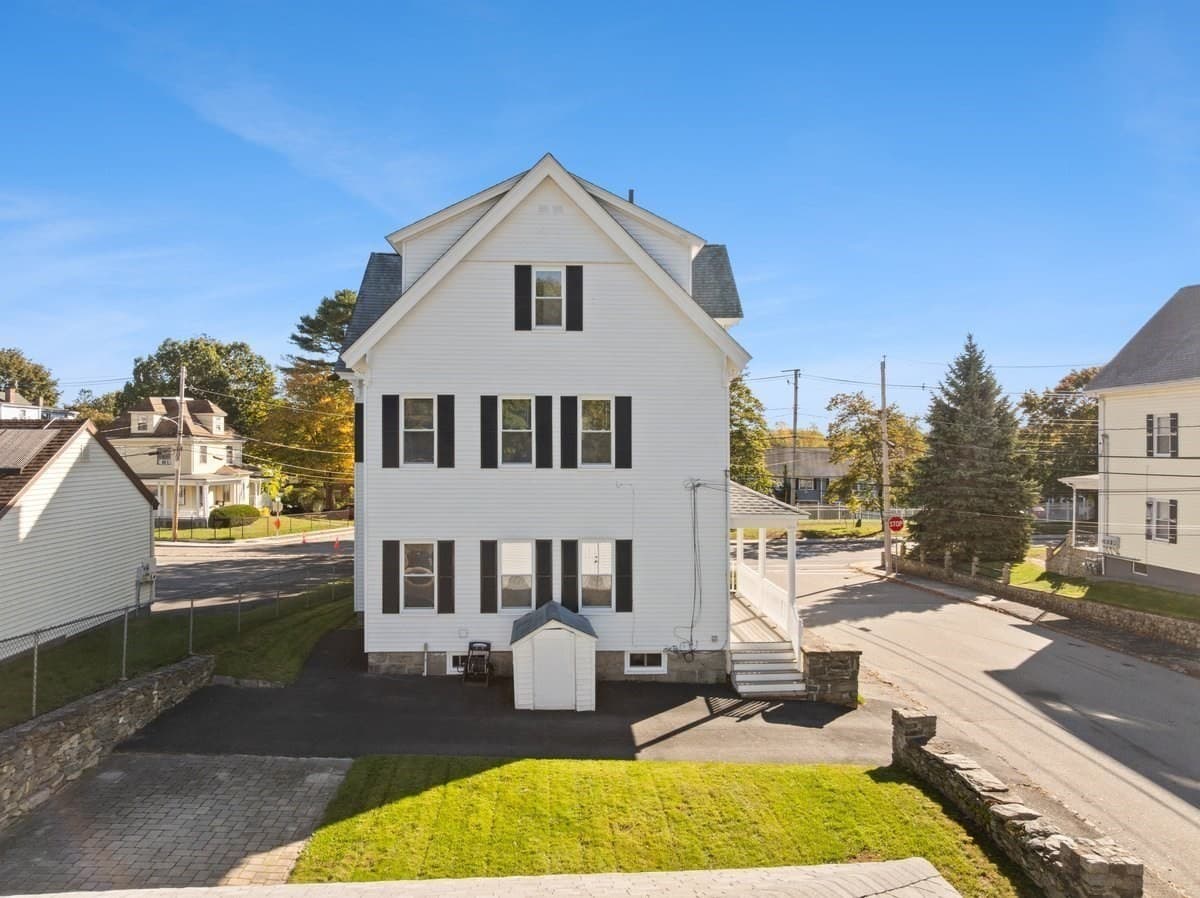 3 Family at 427 Somerset Ave, Taunton MA 02780, photo 6 of 42