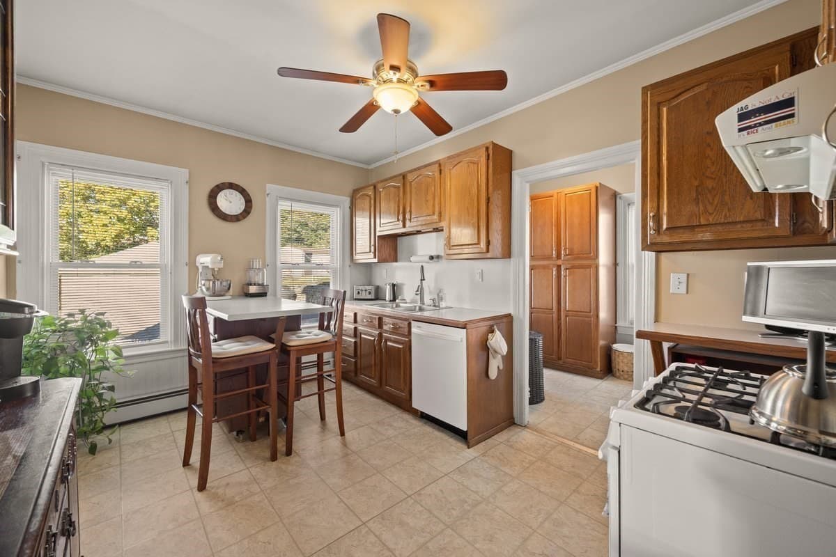 3 Family at 427 Somerset Ave, Taunton MA 02780, photo 16 of 42
