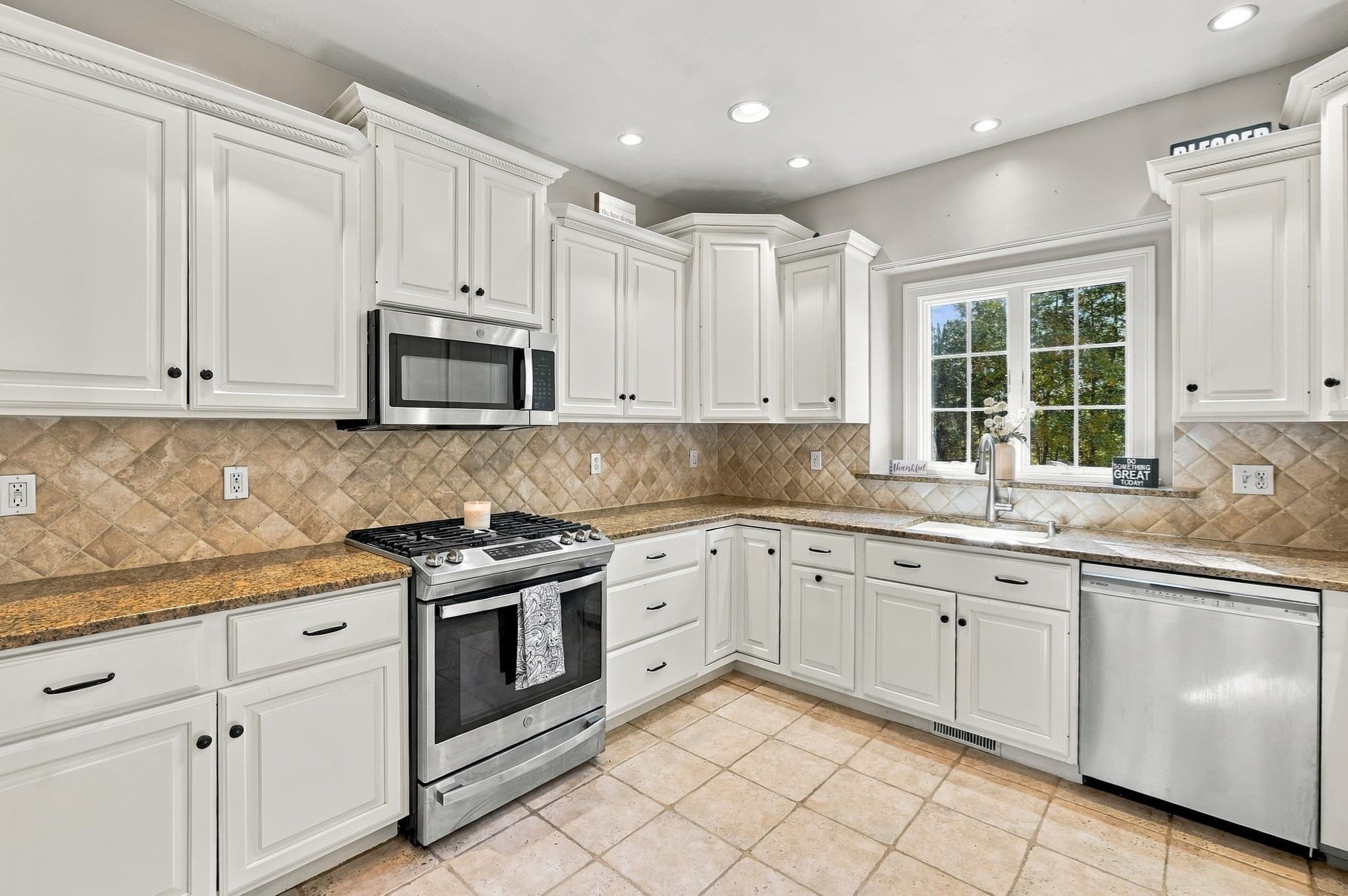 Single Family Residence at 23 Brook St, Raynham MA 02767, photo 6 of 42