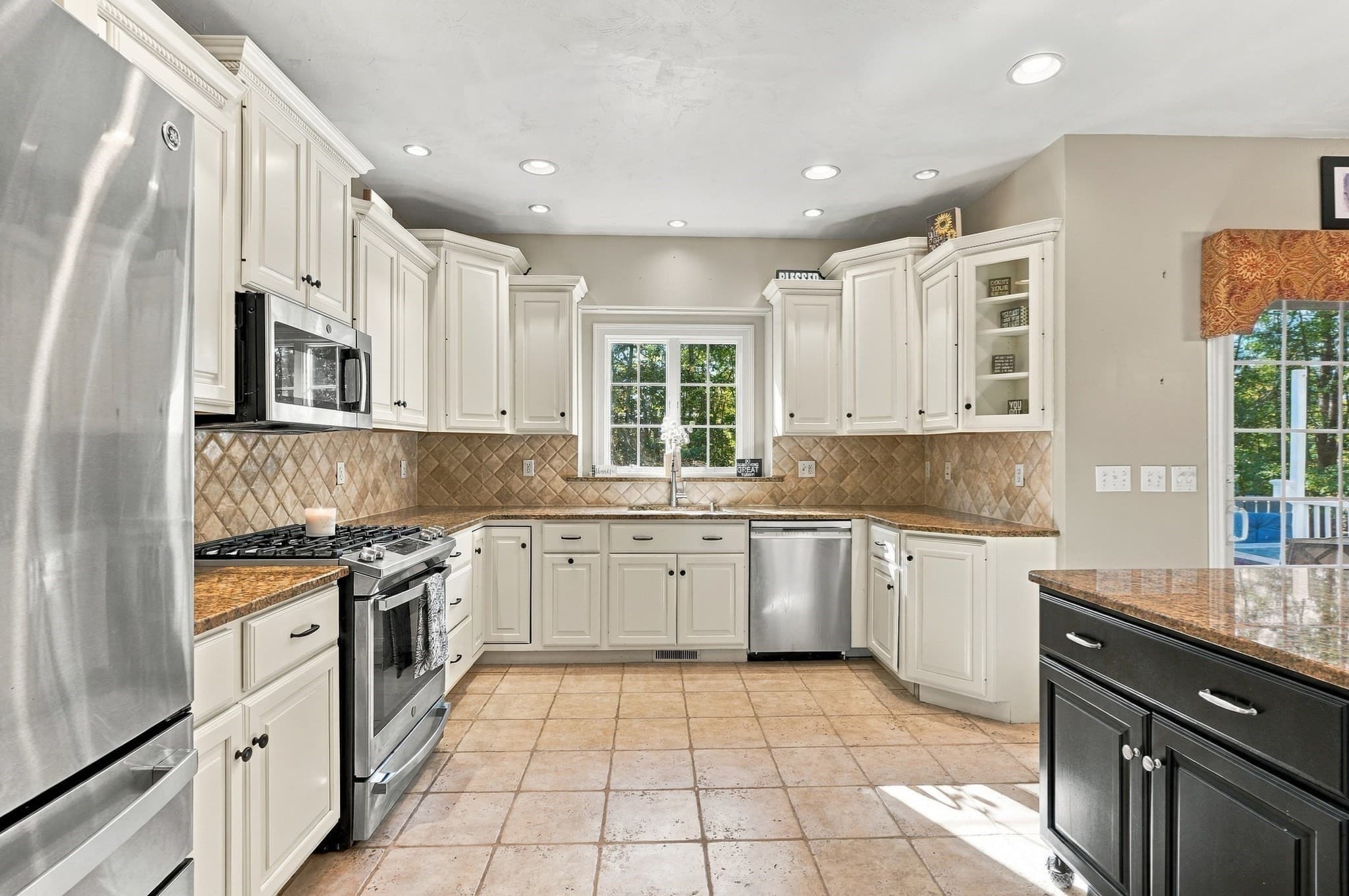 Single Family Residence at 23 Brook St, Raynham MA 02767, photo 5 of 42