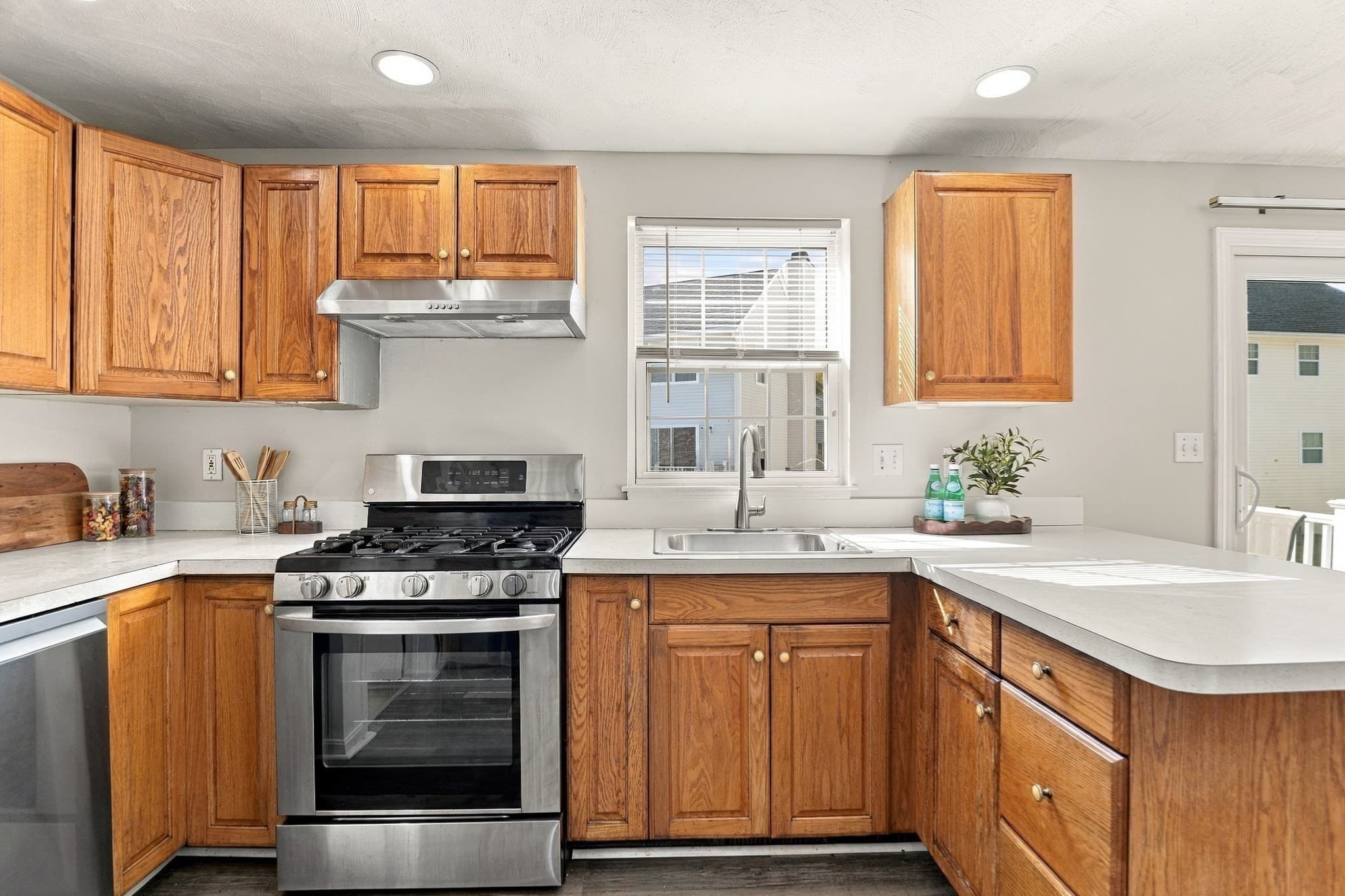 Single Family Residence at 23 Nadine Ln, North Andover MA 01845, photo 11 of 38