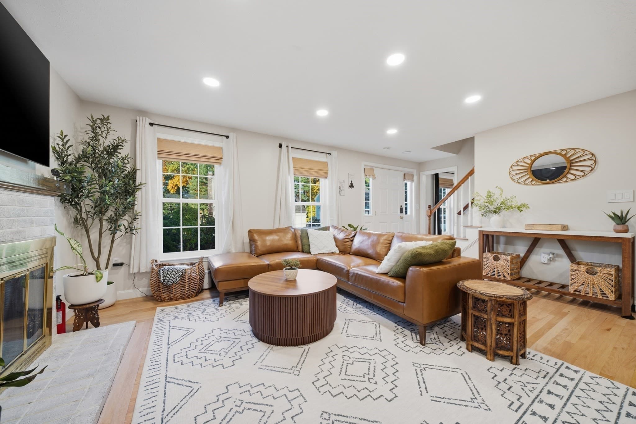 Single Family Residence at 88 Stonegate Rd # 88, Chelmsford MA 01824, photo 3 of 17