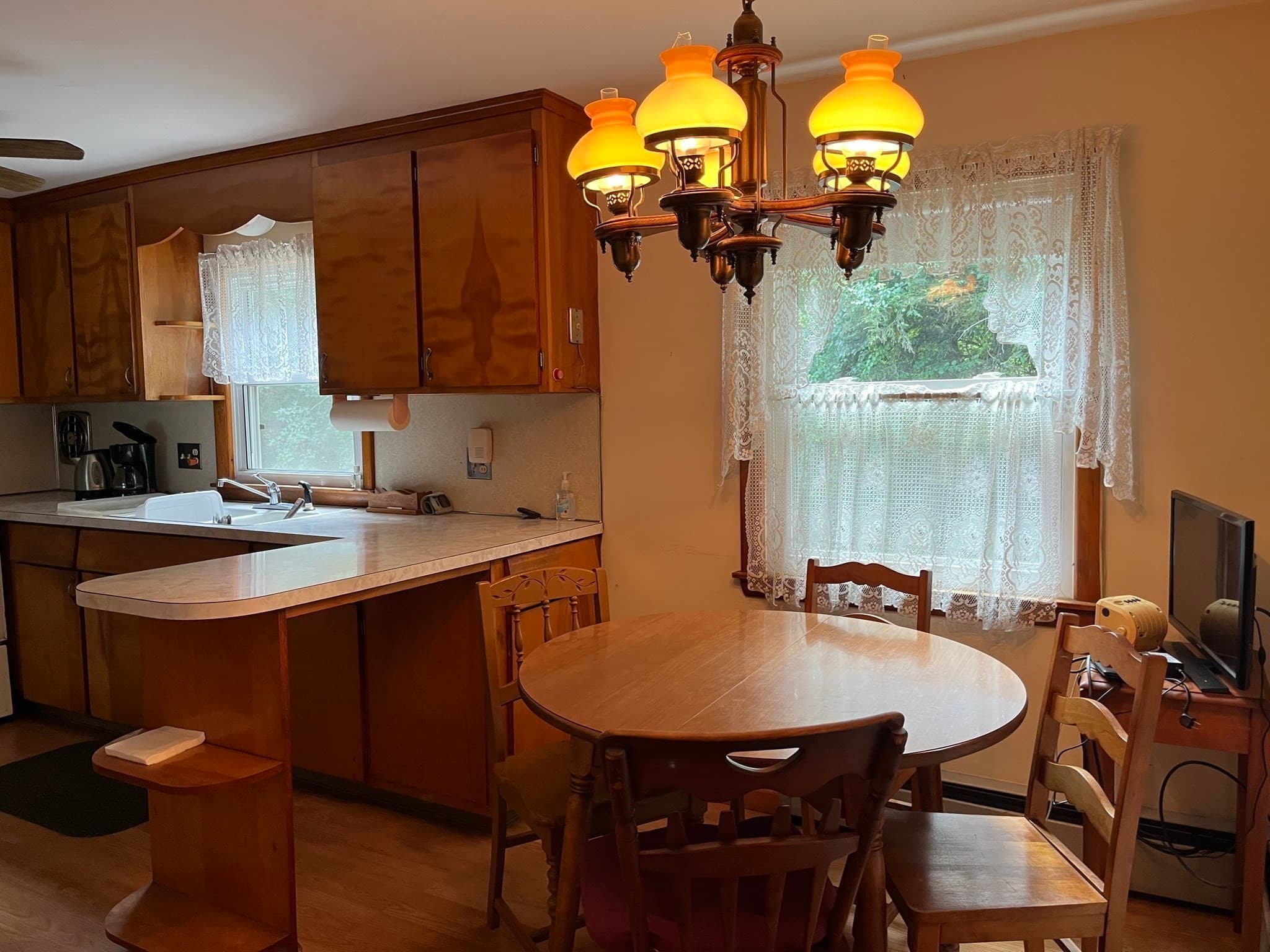 Single Family Residence at 473 Irene St., Chicopee MA 01020, photo 2 of 24