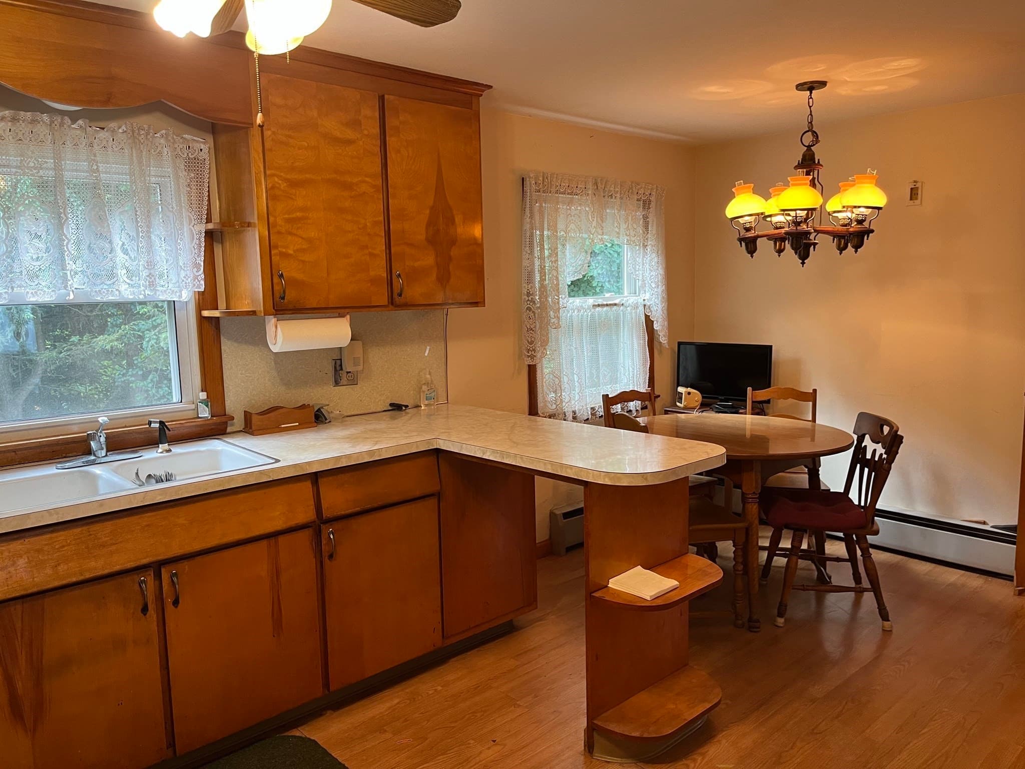 Single Family Residence at 473 Irene St., Chicopee MA 01020, photo 3 of 24