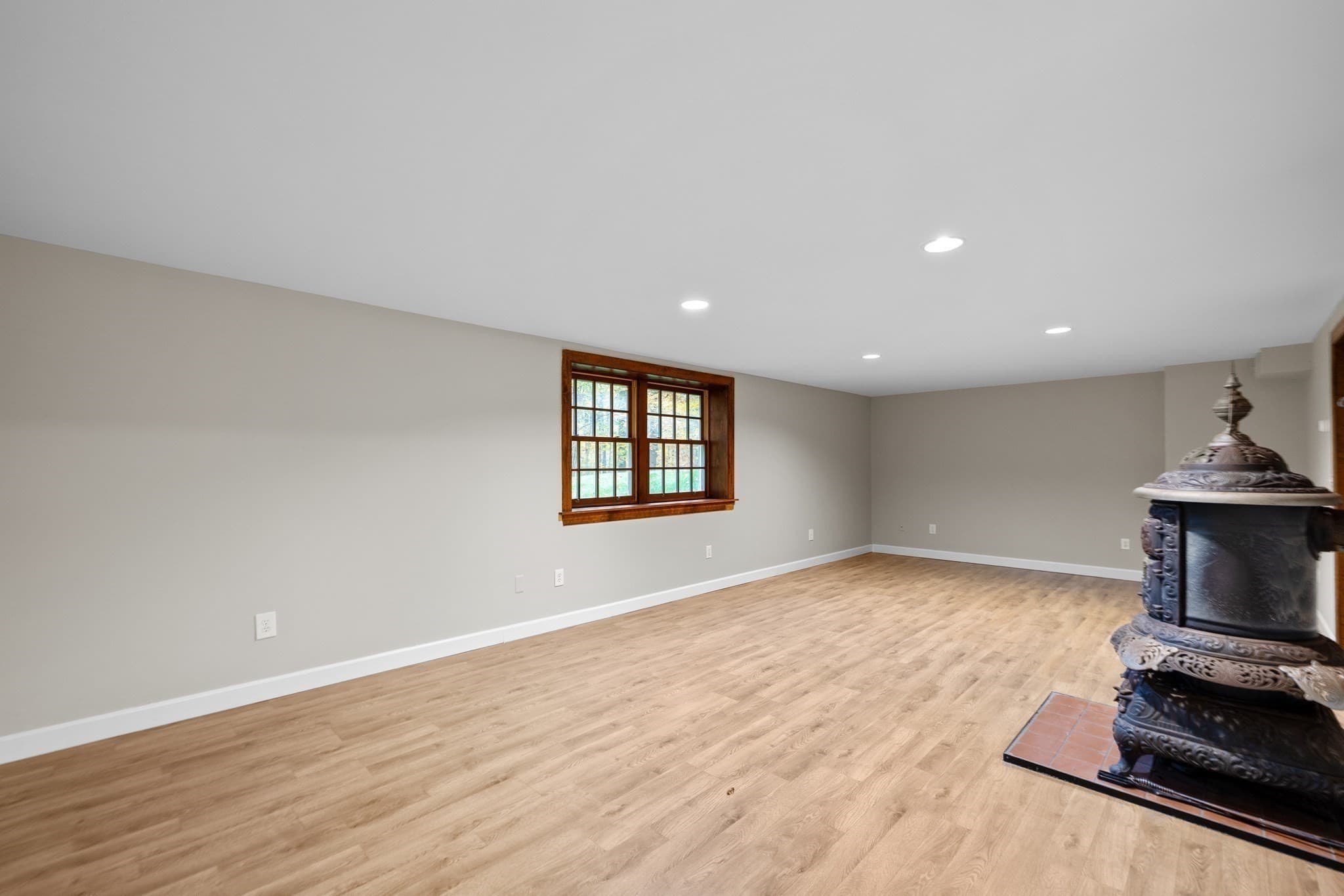 Single Family Residence at 60 Cambridge Rd, Hampstead NH 03841, photo 33 of 42