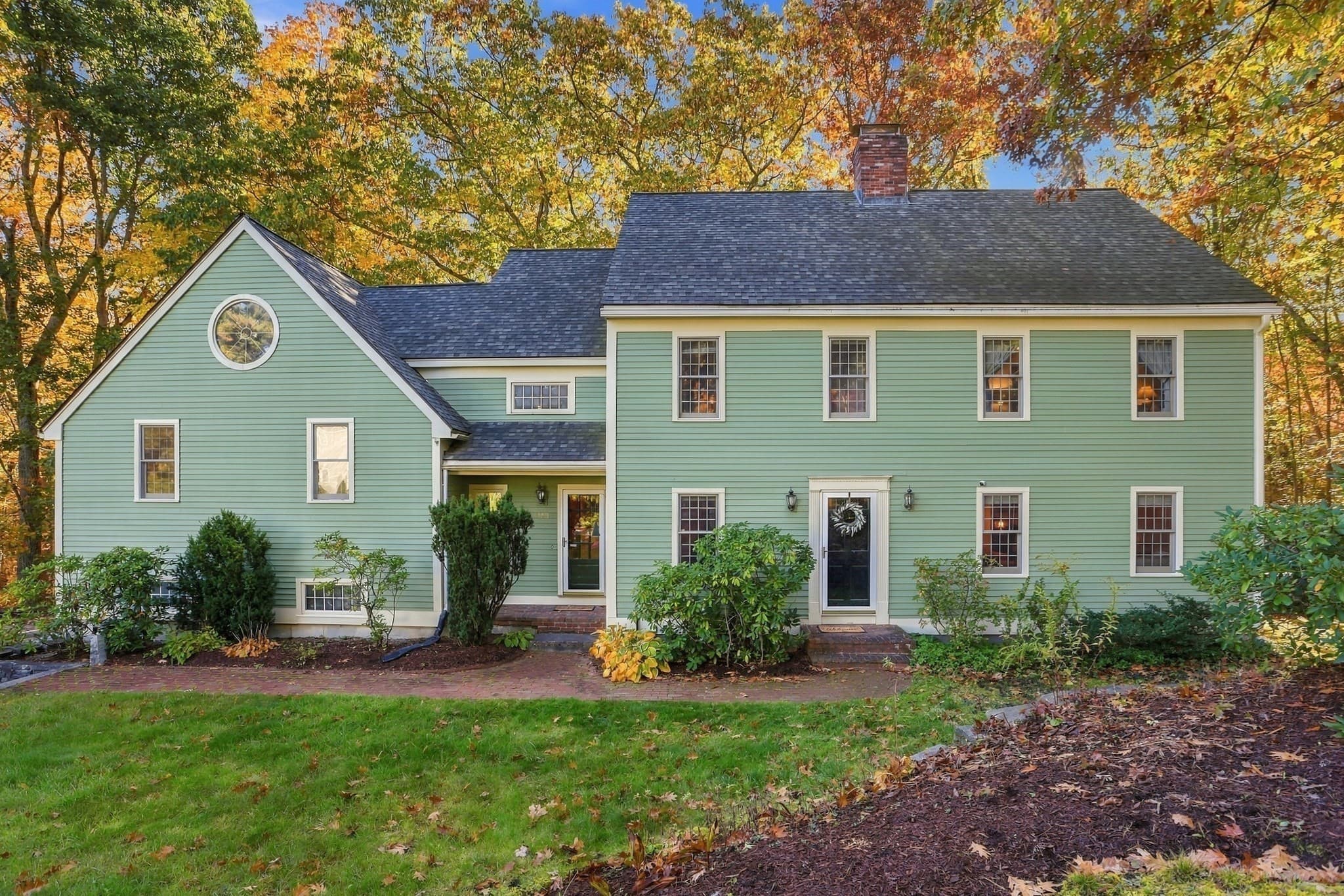 Single Family Residence at 185 Kettle Hole Rd, Bolton MA 01740, photo 2 of 40