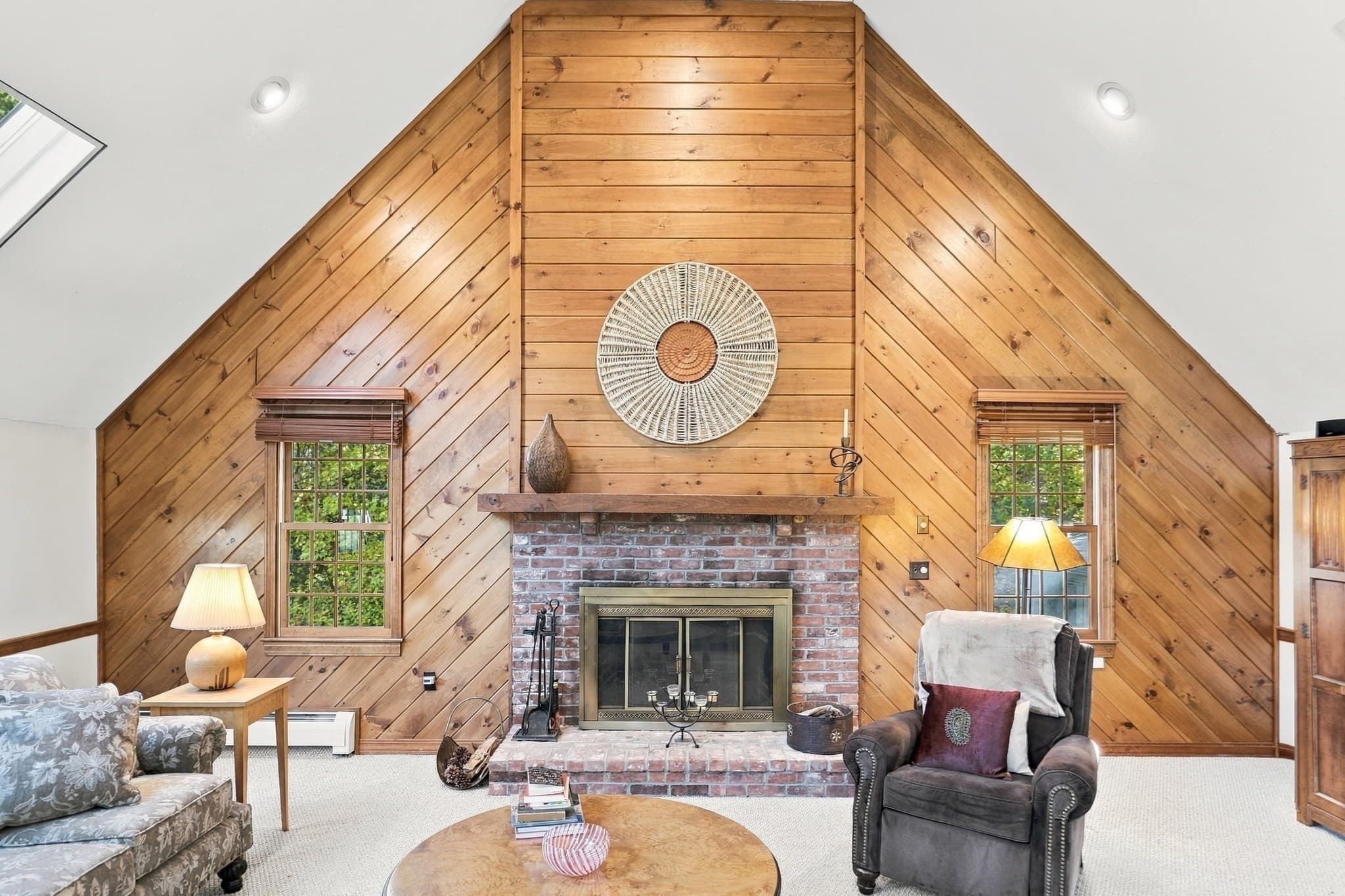 Single Family Residence at 185 Kettle Hole Rd, Bolton MA 01740, photo 6 of 40
