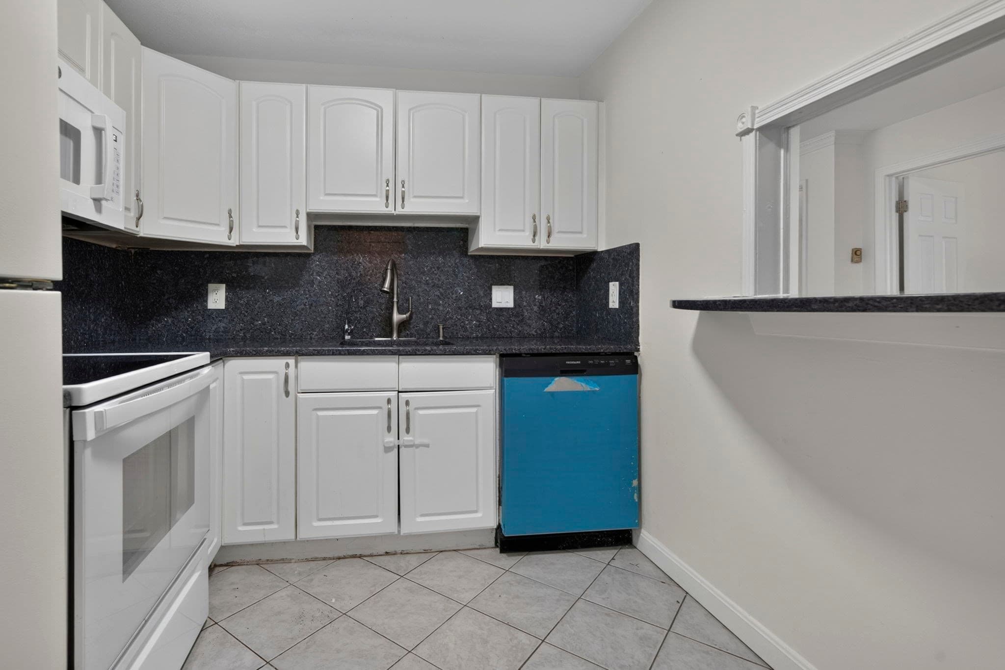 Condominium at 17 Weld St # 11, Framingham MA 01702, photo 9 of 32