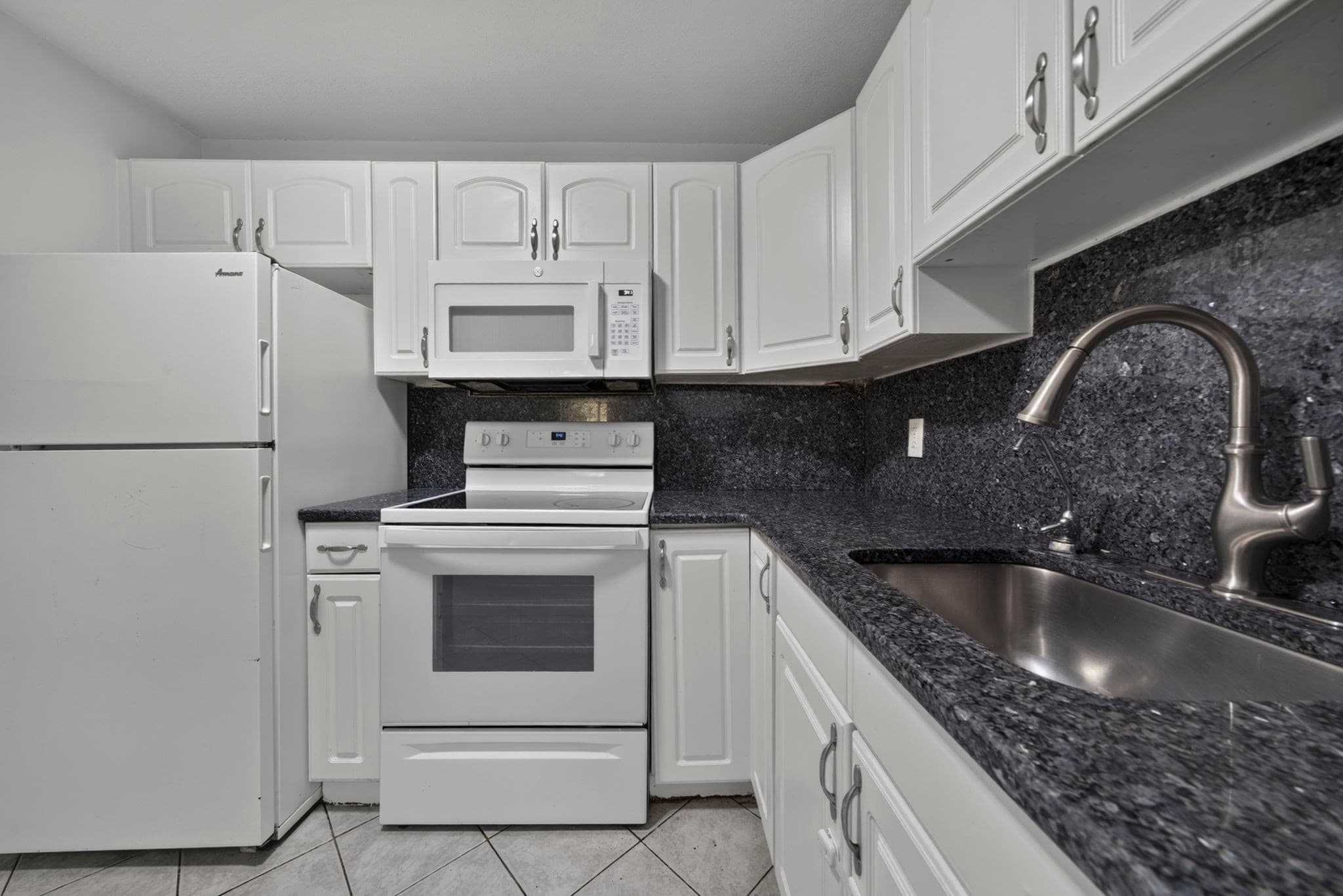 Condominium at 17 Weld St # 11, Framingham MA 01702, photo 10 of 32