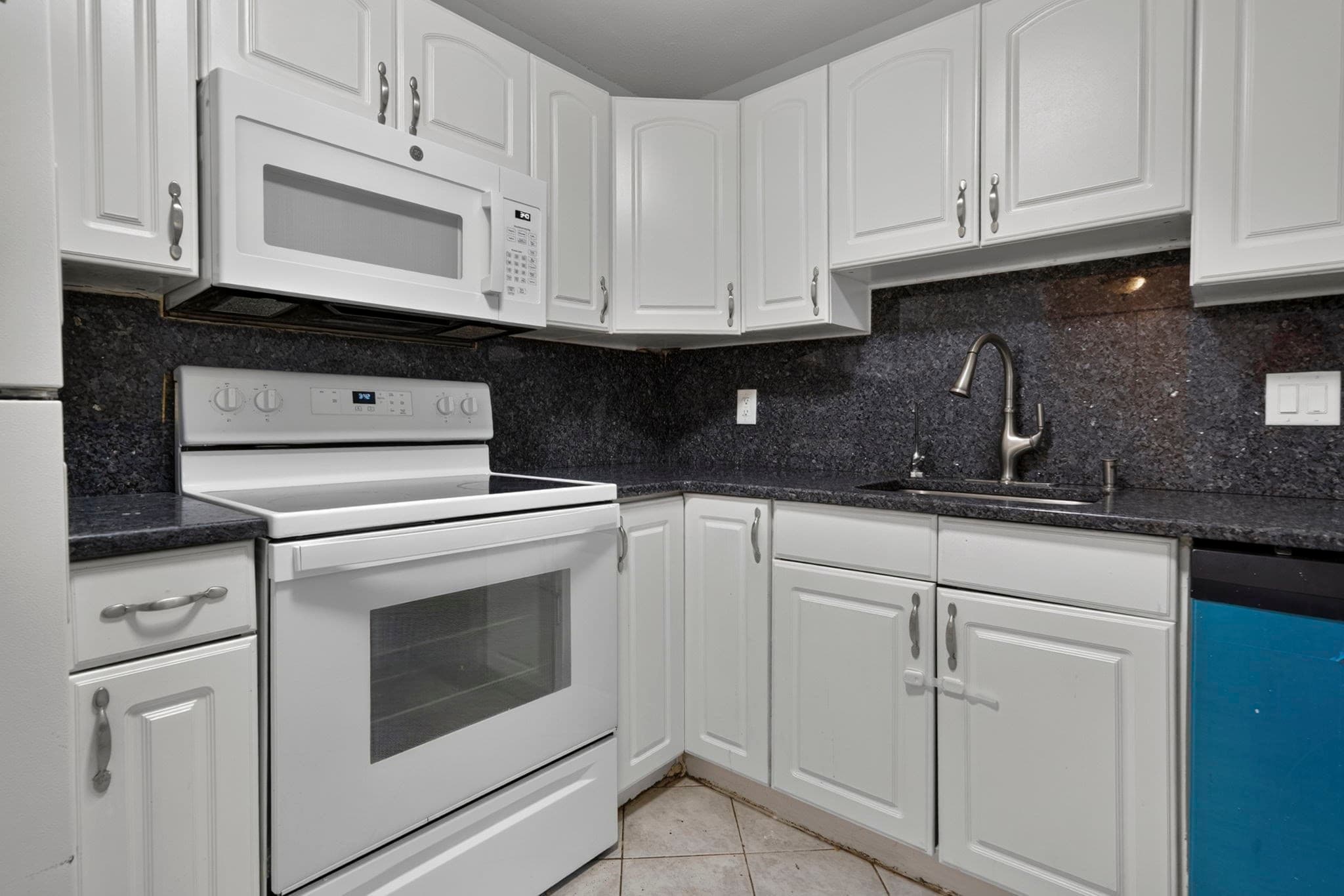 Condominium at 17 Weld St # 11, Framingham MA 01702, photo 11 of 32