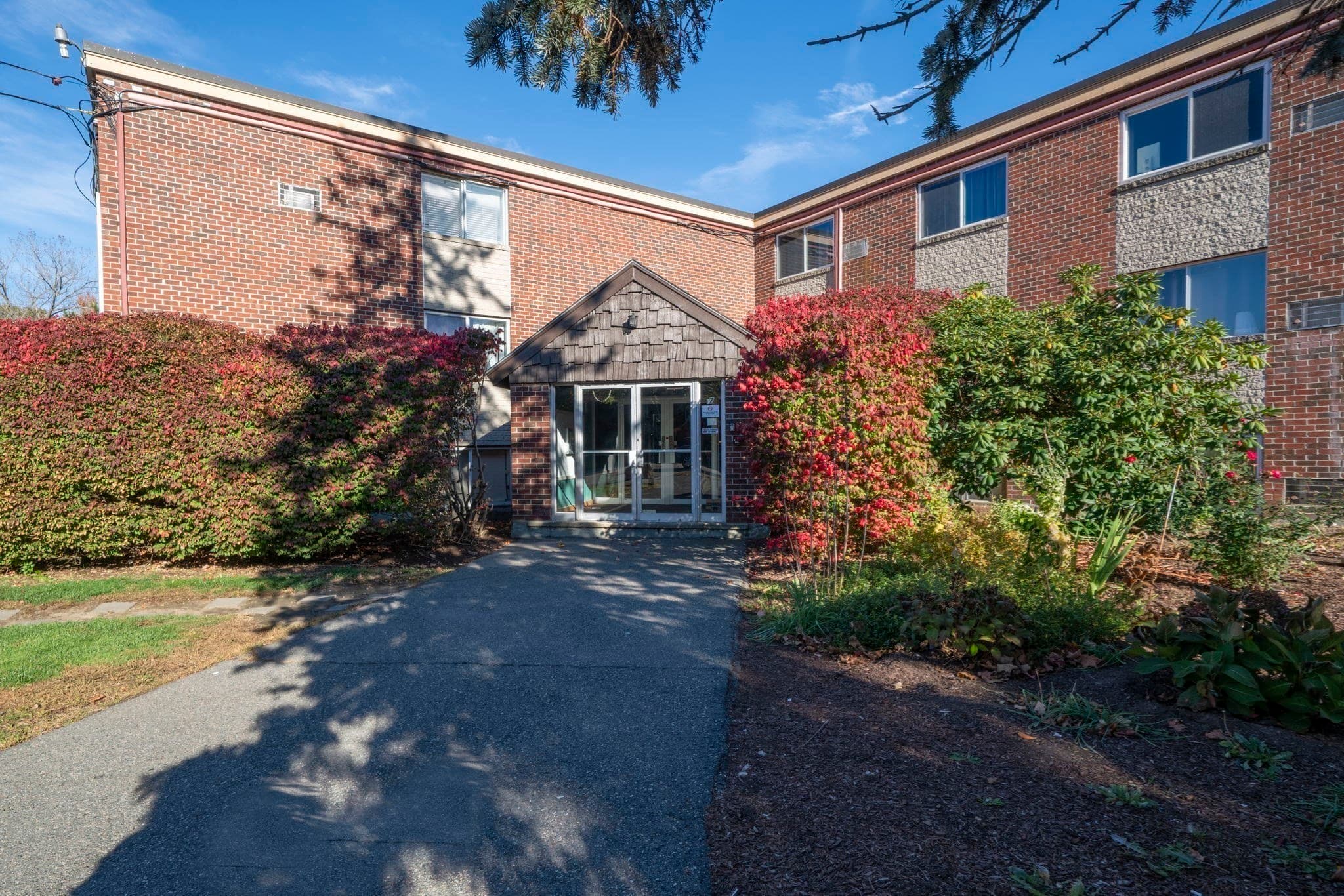 Condominium at 17 Weld St # 11, Framingham MA 01702, photo 4 of 32