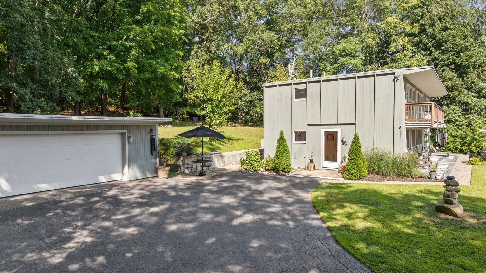 Single Family Residence at 195 Willow Ave, Haverhill MA 01835, photo 37 of 38