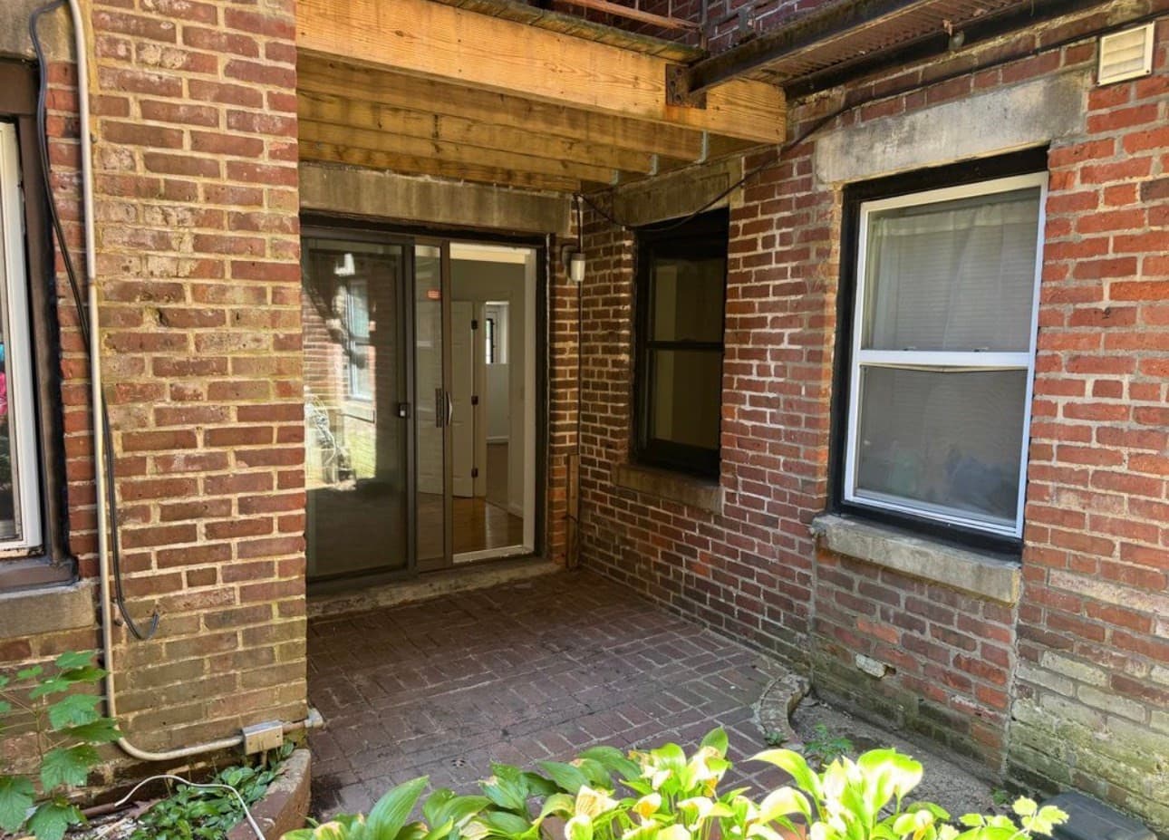 Apartment at 390 Riverway # 2, Boston MA 02115, photo 10 of 28