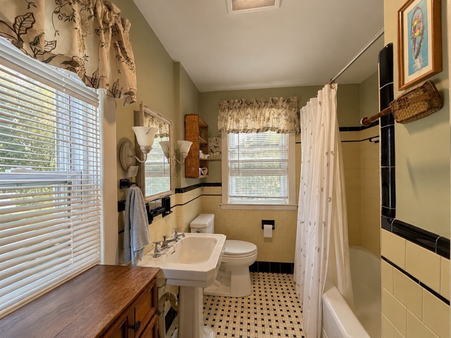 Single Family Residence at 18 Primrose Dr, Seekonk MA 02771, photo 5 of 12