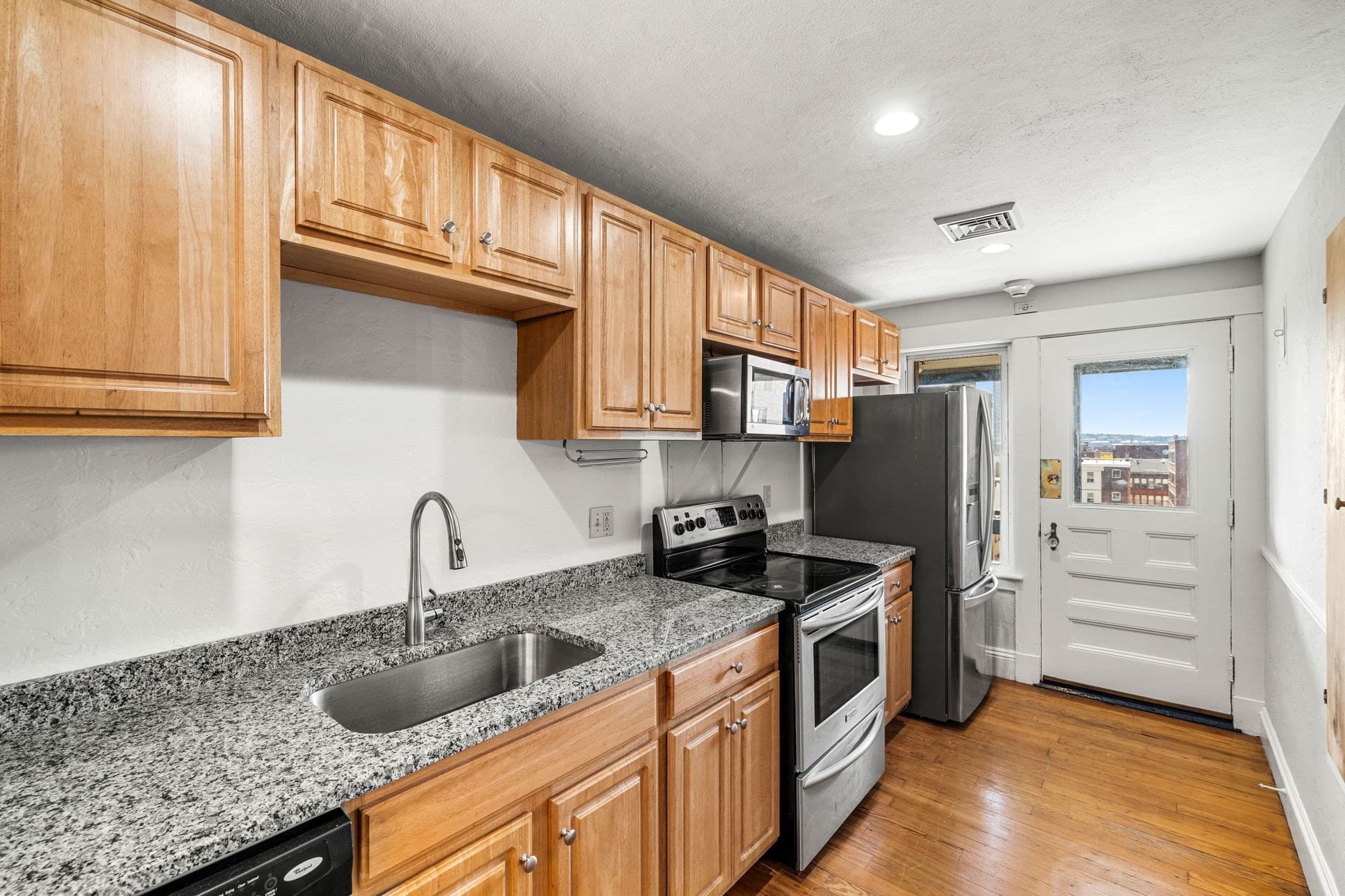 Condominium at 38 Elm St # 4, Worcester MA 01609, photo 27 of 41