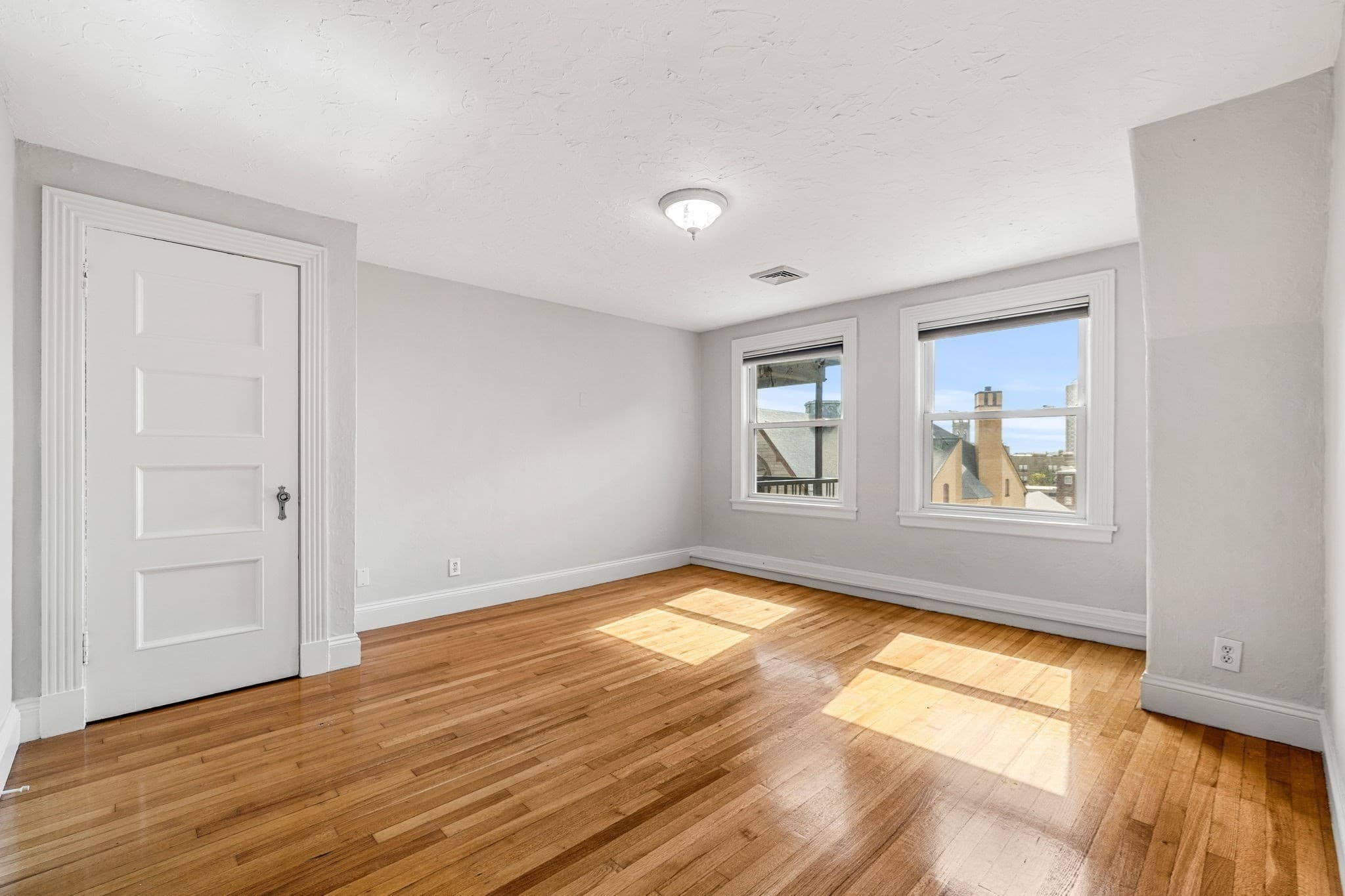Condominium at 38 Elm St # 4, Worcester MA 01609, photo 17 of 41