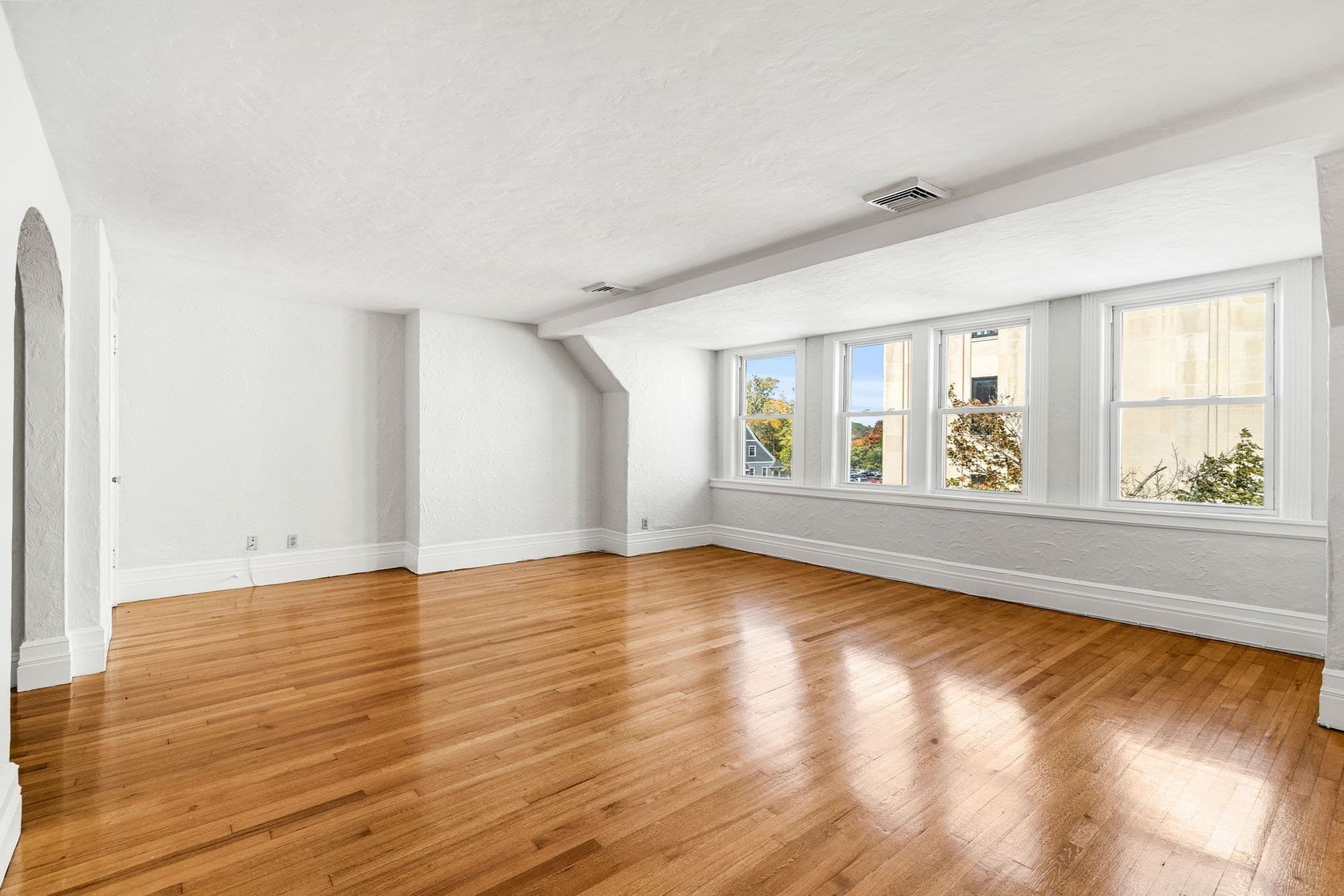 Condominium at 38 Elm St # 4, Worcester MA 01609, photo 7 of 41