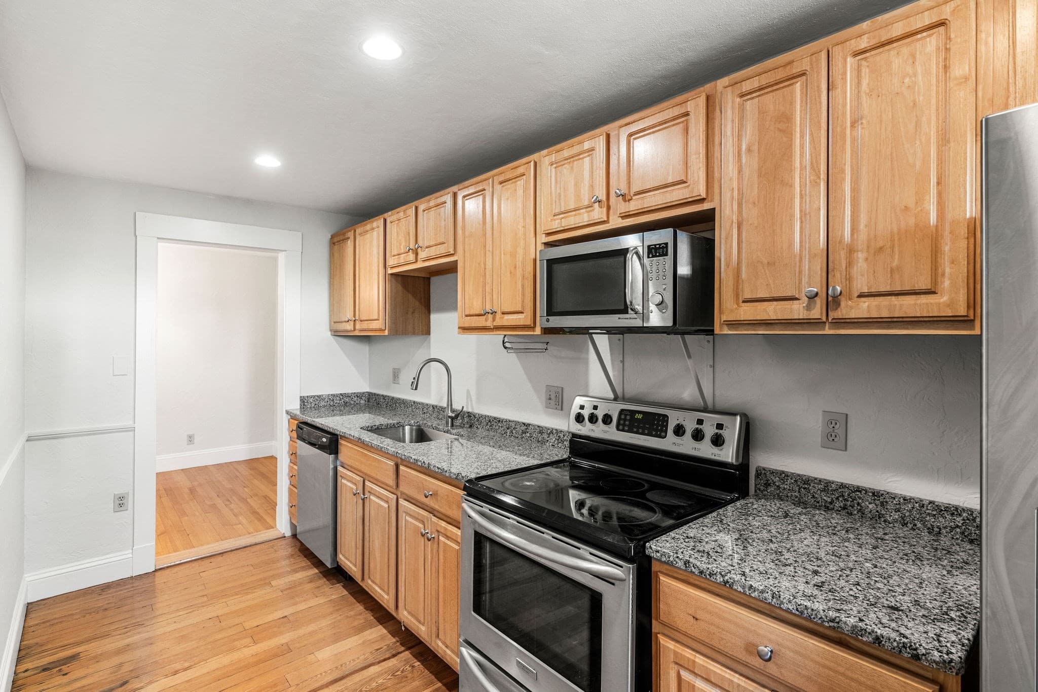 Condominium at 38 Elm St # 4, Worcester MA 01609, photo 28 of 41