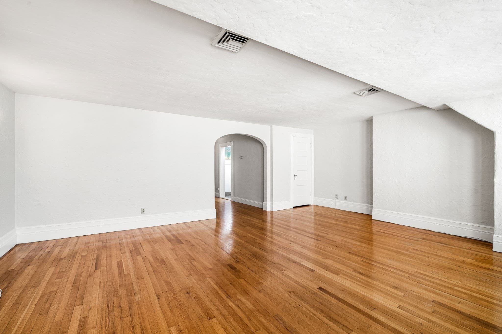 Condominium at 38 Elm St # 4, Worcester MA 01609, photo 9 of 41