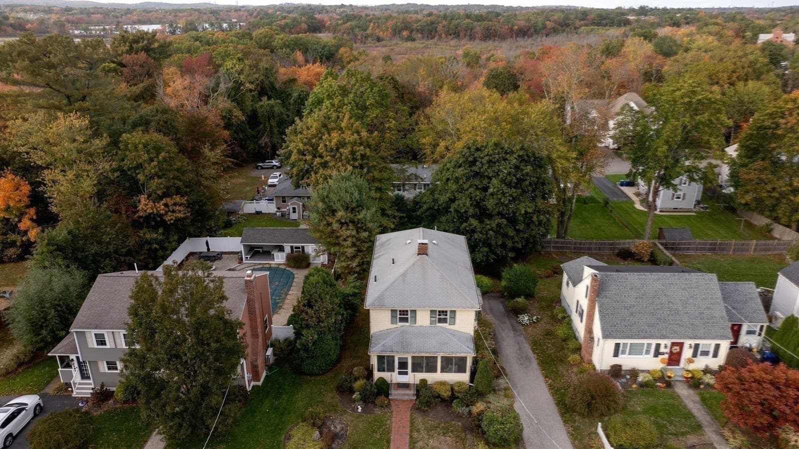 Single Family Residence at 39 Wampatuck Rd, Braintree MA 02184, photo 6 of 36